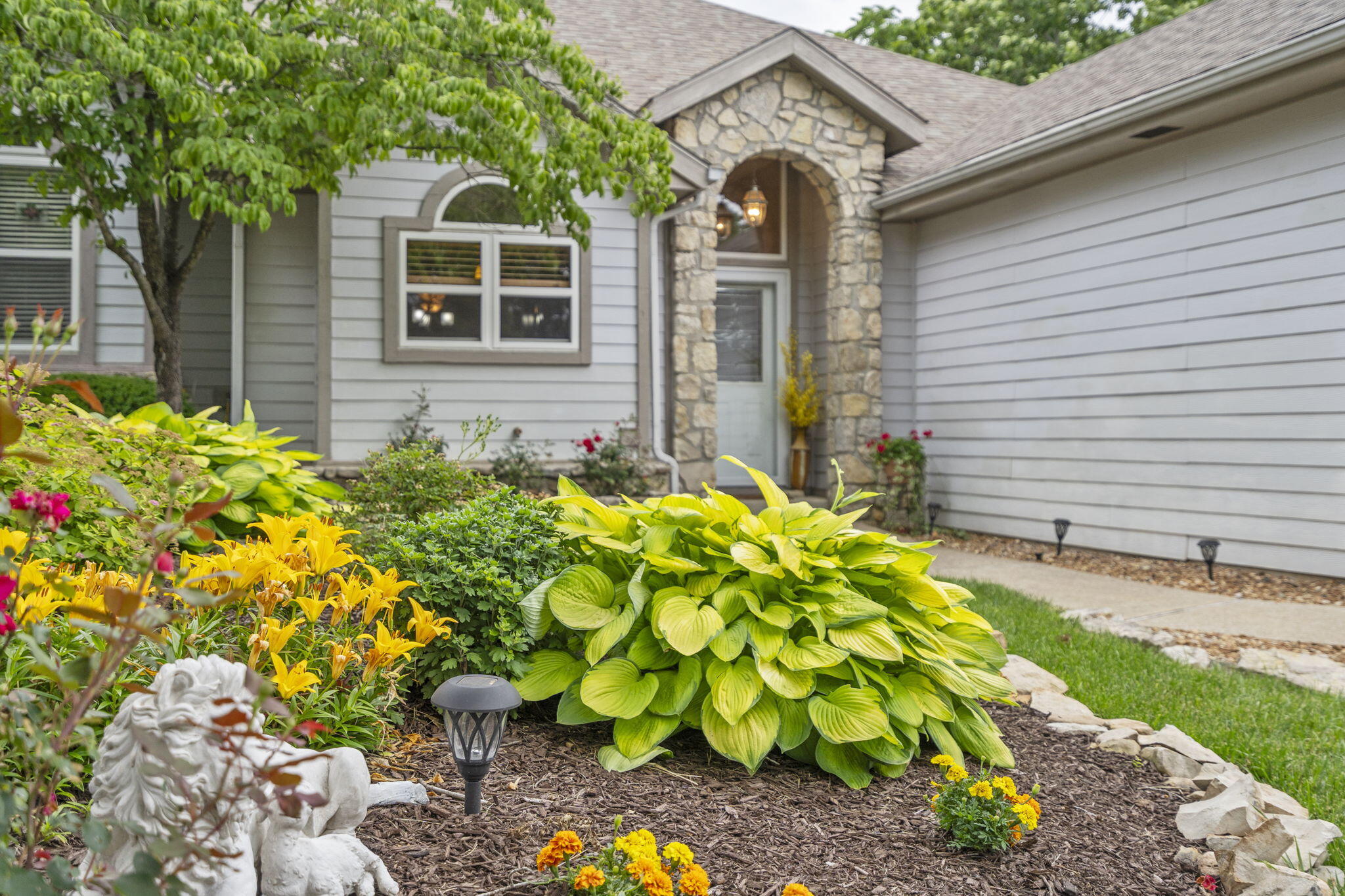 1749 Cedar Ridge Way Property Photo 3