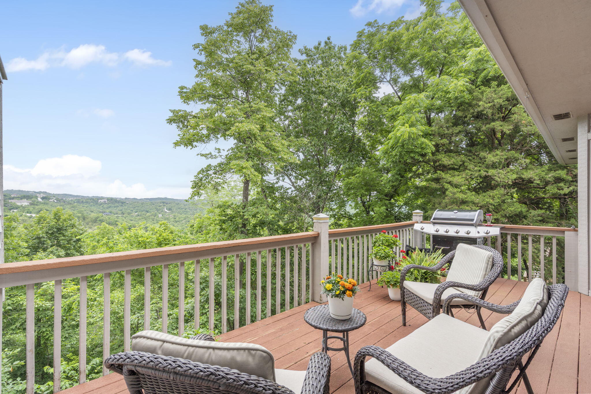 1749 Cedar Ridge Way Property Photo 13