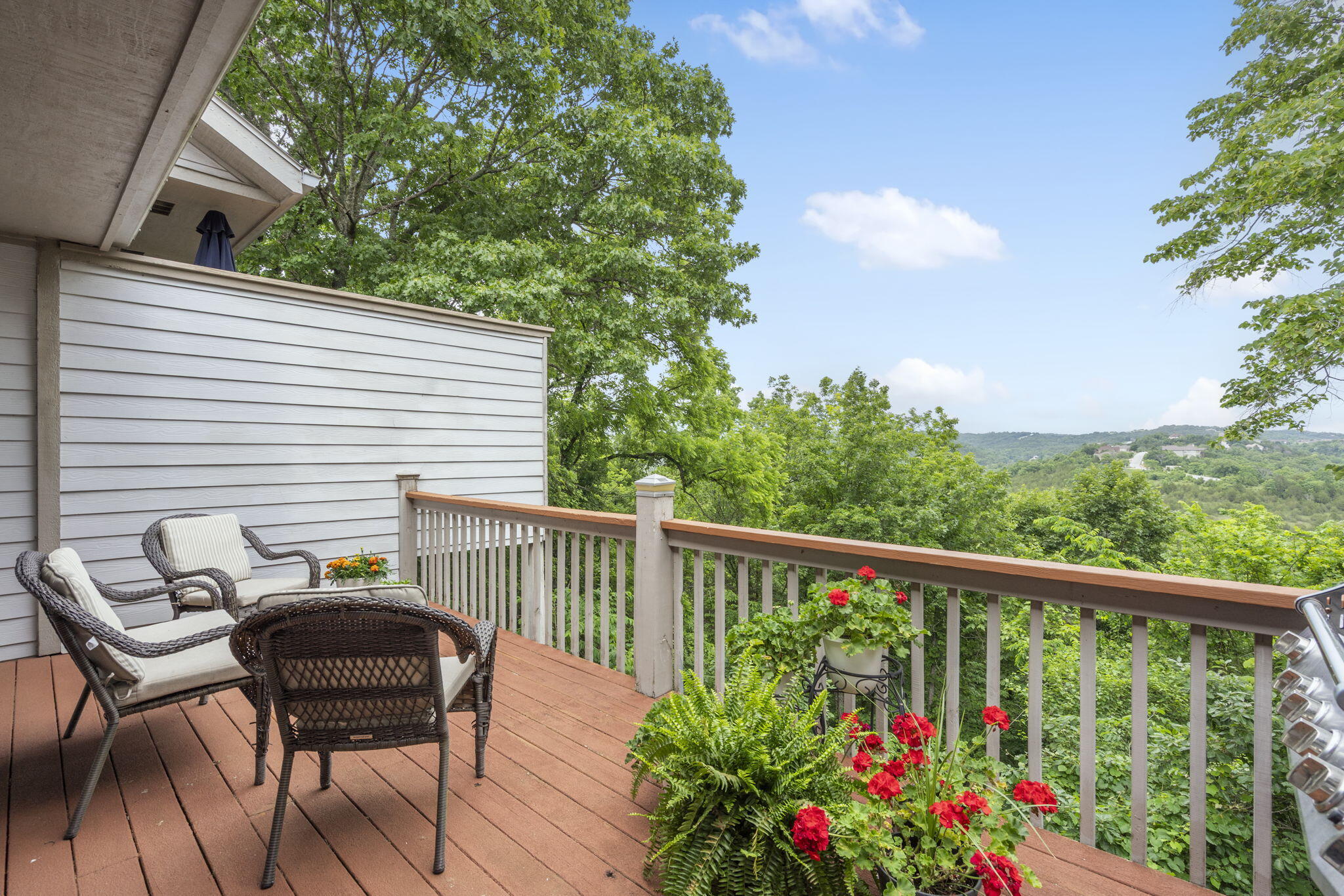 1749 Cedar Ridge Way Property Photo 15