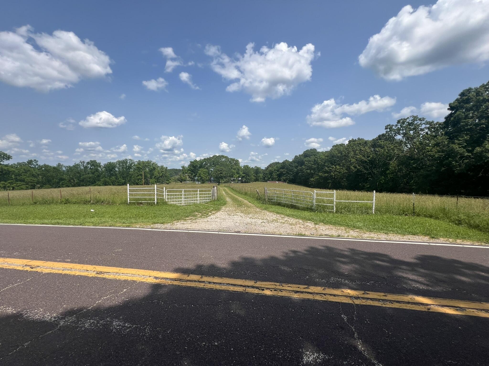 1208 South Highway 137 Property Photo 1