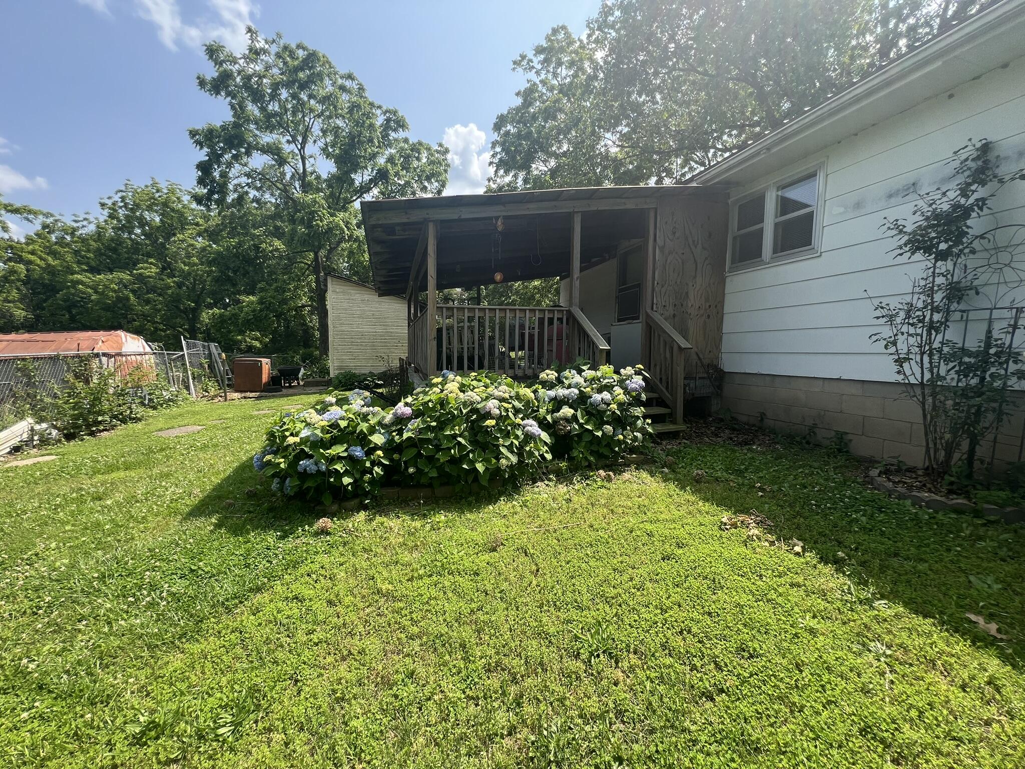 1208 South Highway 137 Property Photo 13