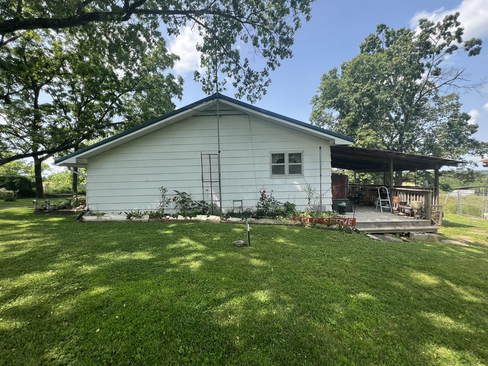 1208 South Highway 137 Property Photo 15
