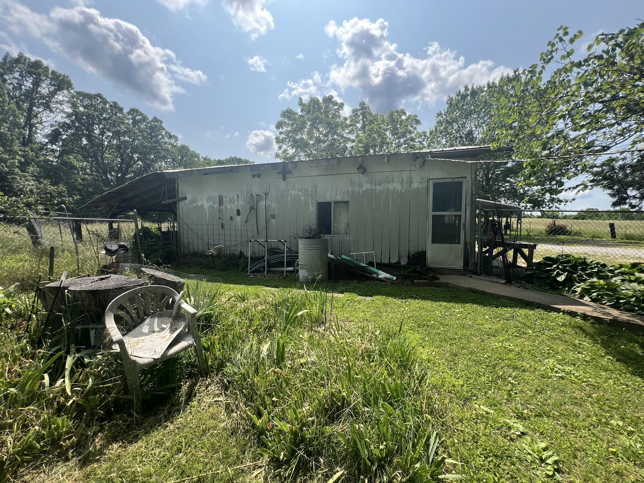 1208 South Highway 137 Property Photo 19
