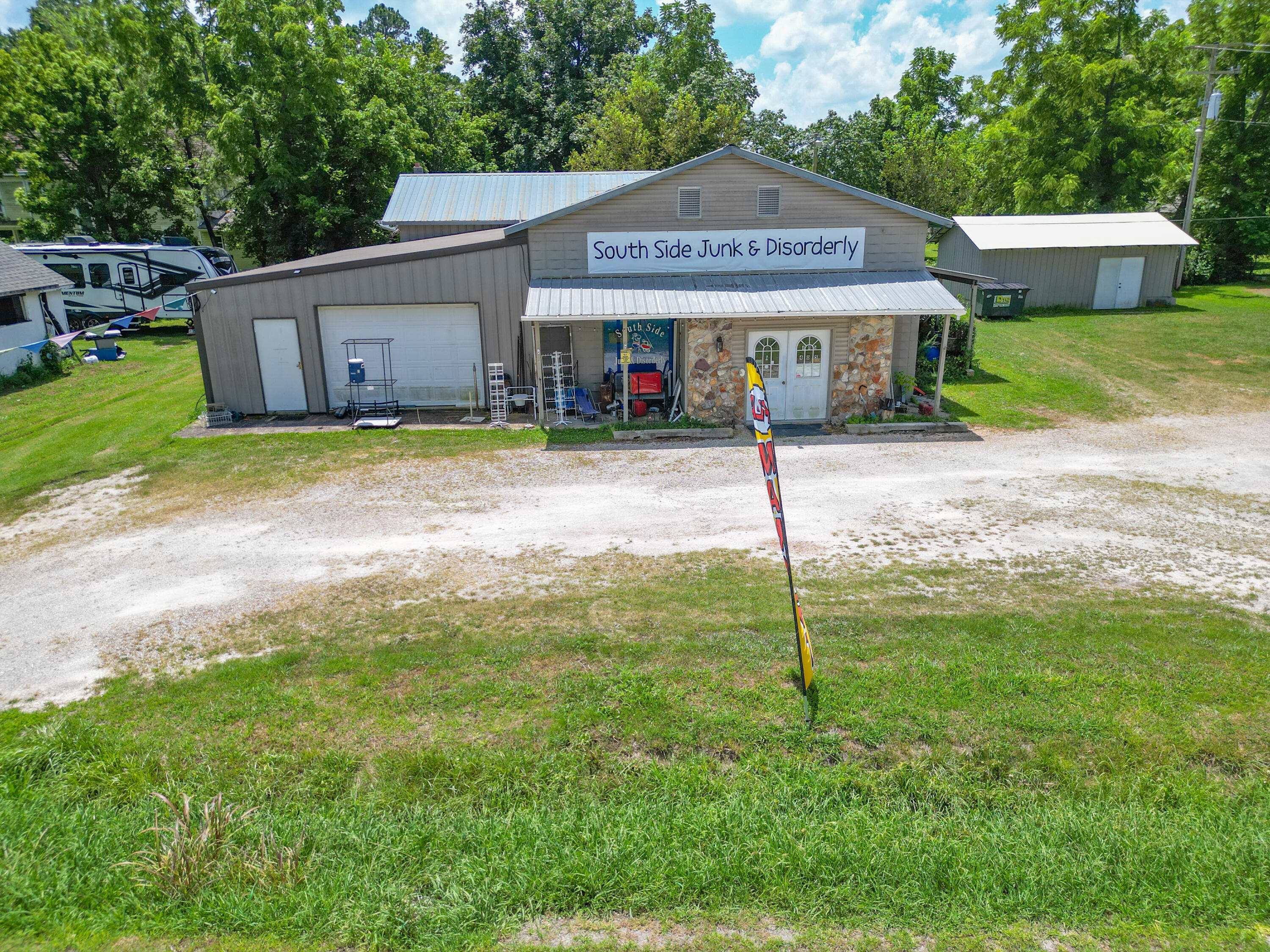 405 West Clouse Street Property Photo 1