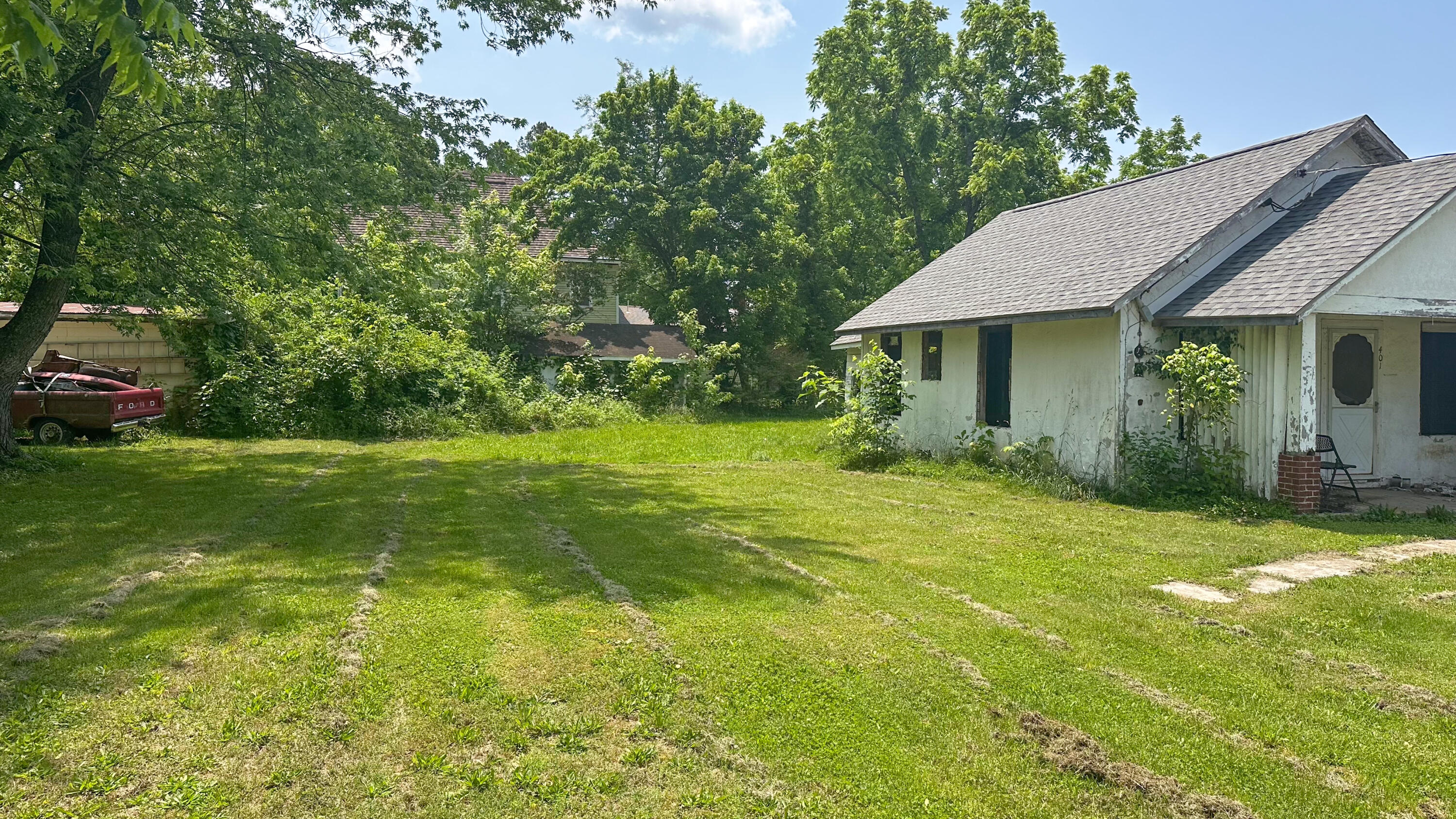 401 West Clouse Street Property Photo 3