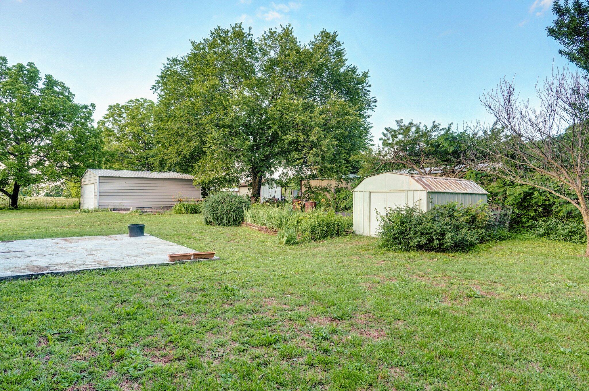 510 East College Street Property Photo 5