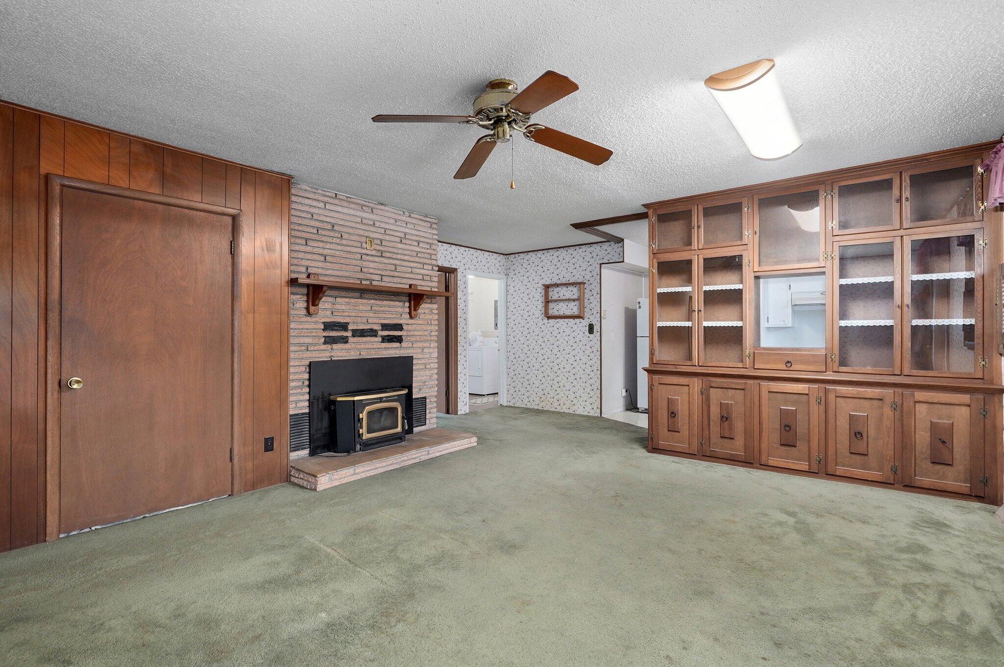 510 East College Street Property Photo 9