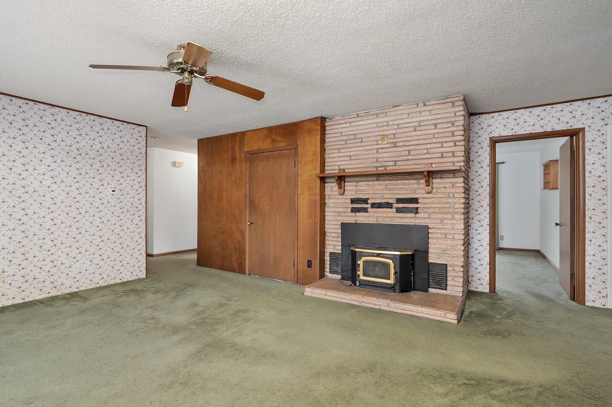 510 East College Street Property Photo 11