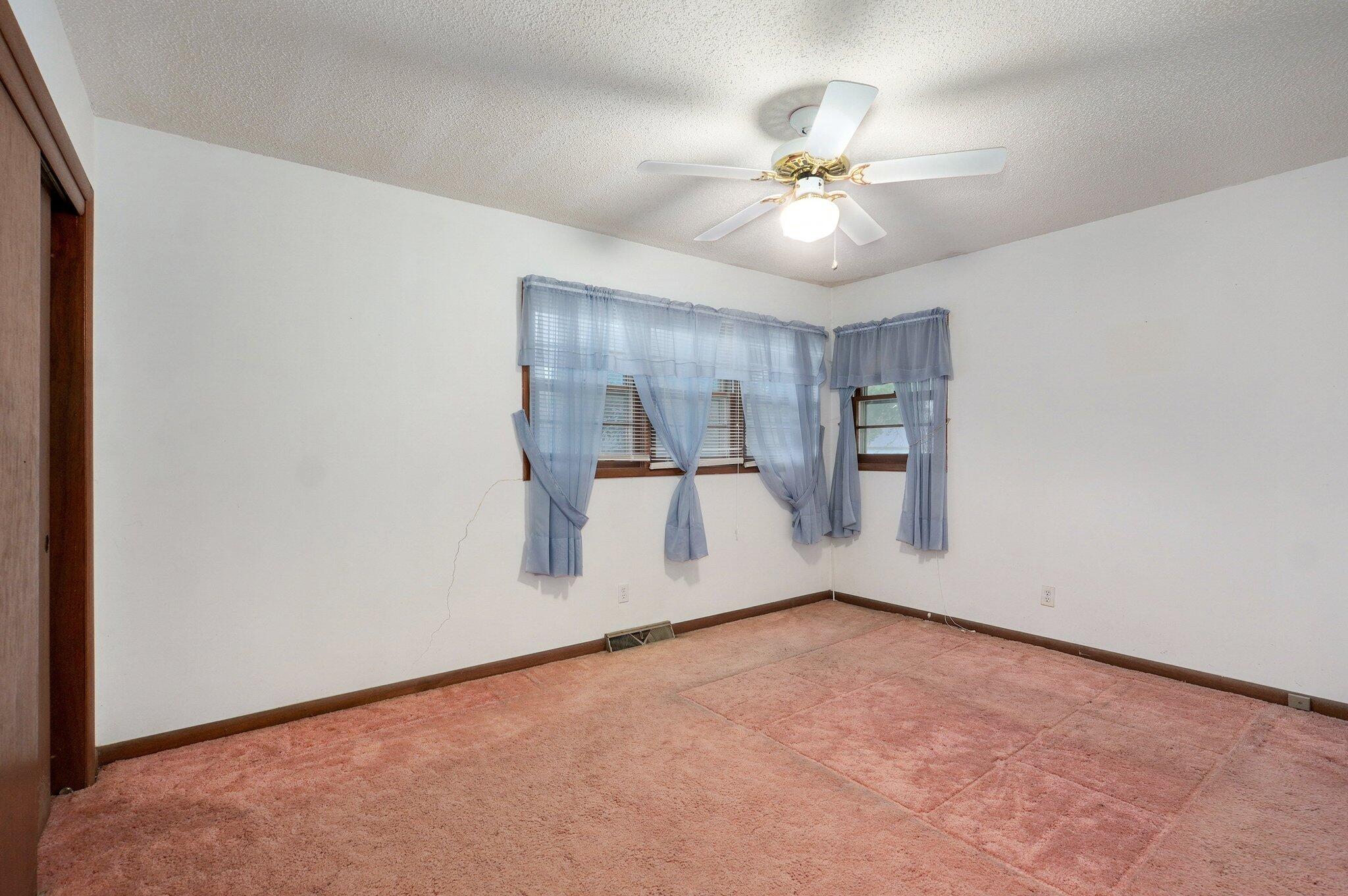 510 East College Street Property Photo 17
