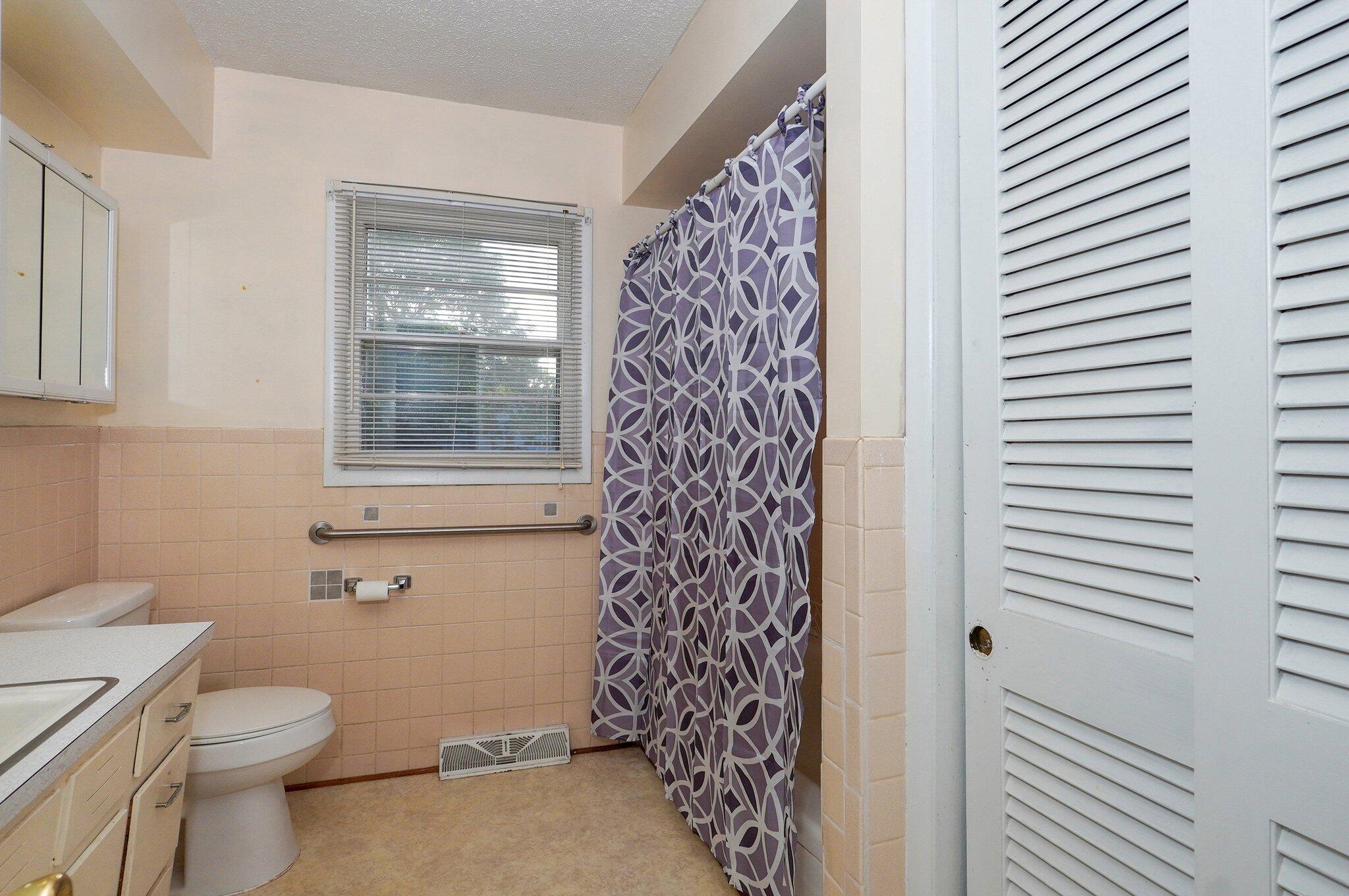 510 East College Street Property Photo 19