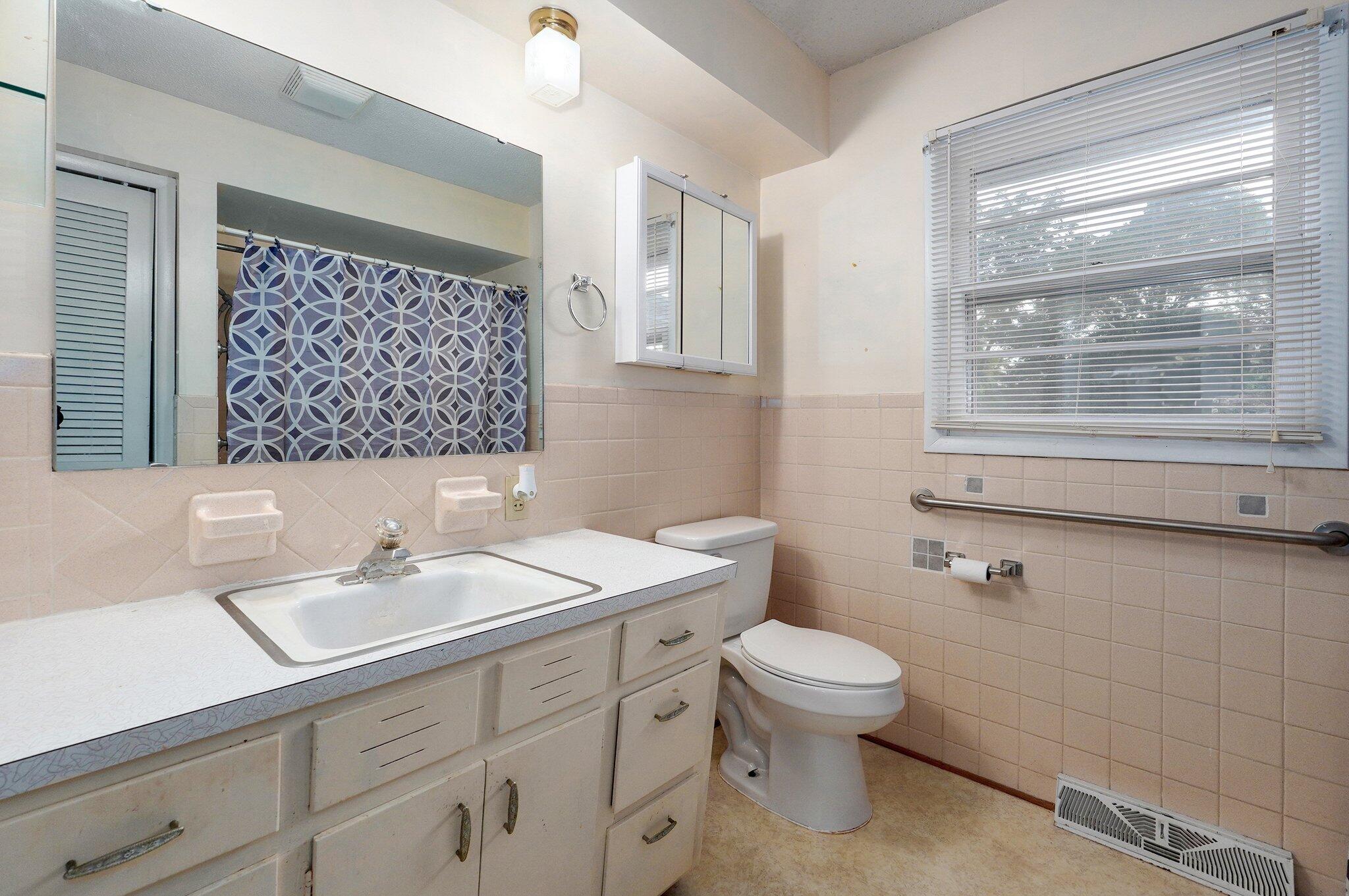 510 East College Street Property Photo 20