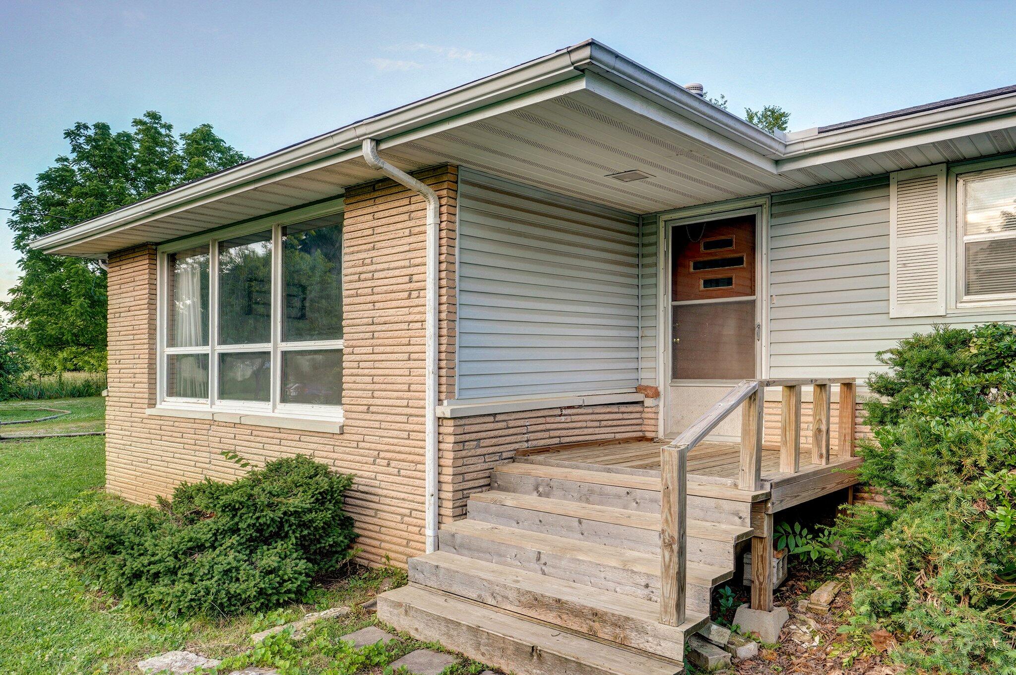 510 East College Street Property Photo 21