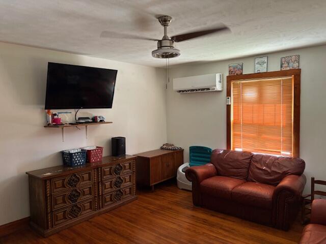 317 West Pleasant Street Property Photo 5