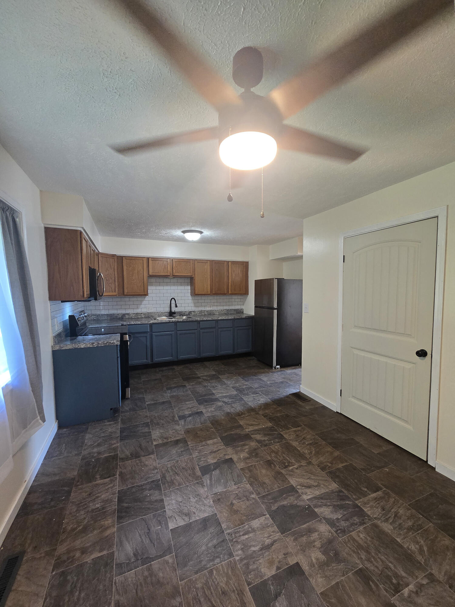 2460 South National Avenue Property Photo 4