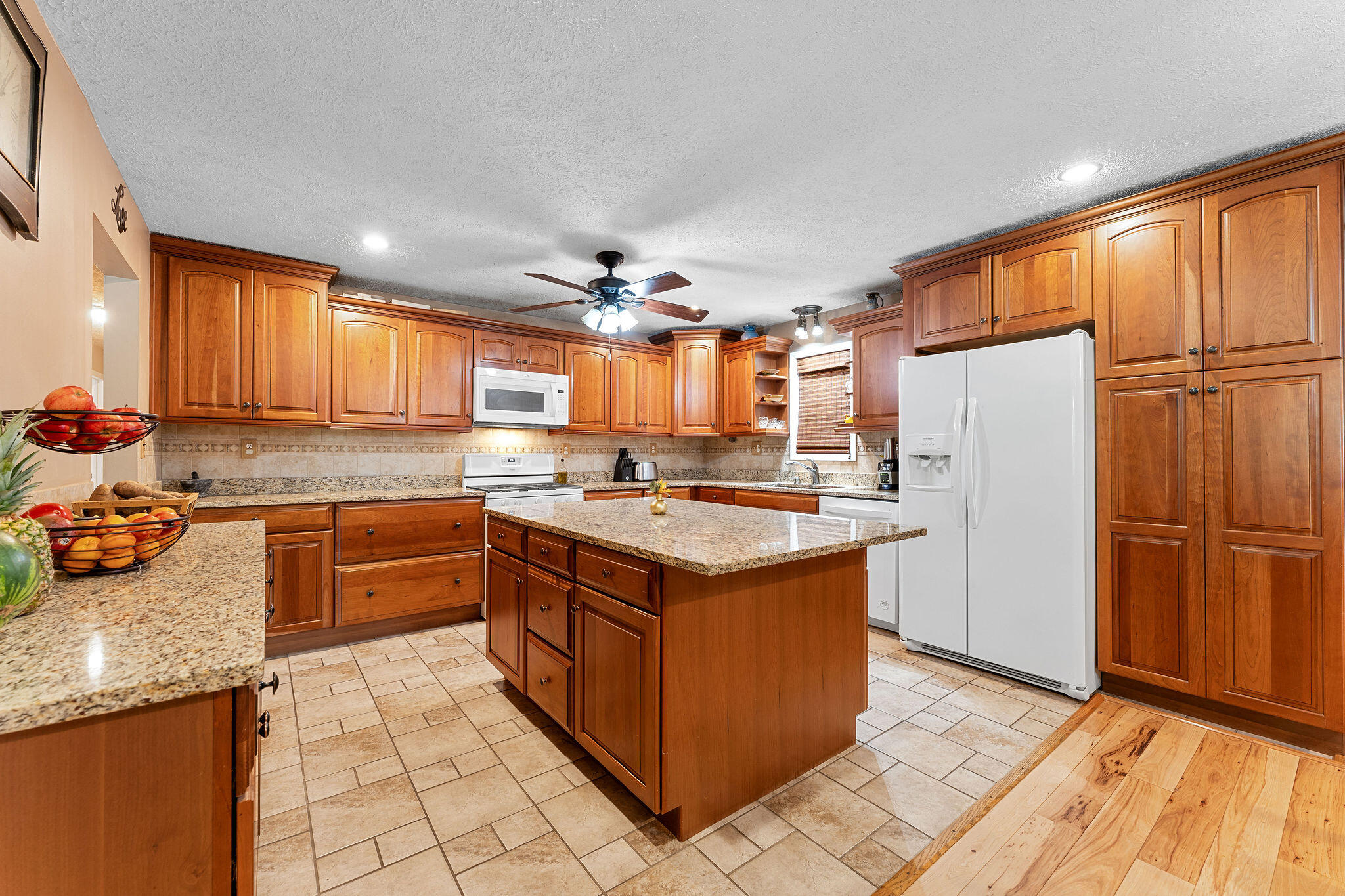 19326 Boat Dock Road West Property Photo 7