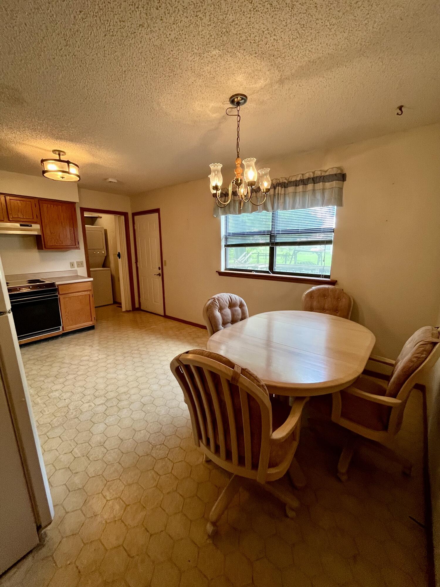 2155 East Redwood Street Property Photo 6