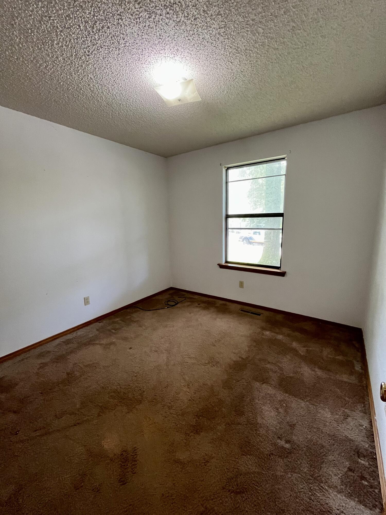 2155 East Redwood Street Property Photo 12
