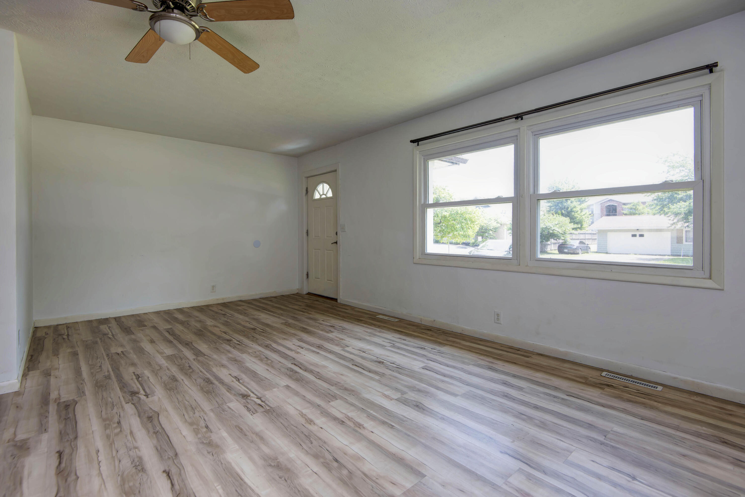 3019 South Dayton Avenue Property Photo 4