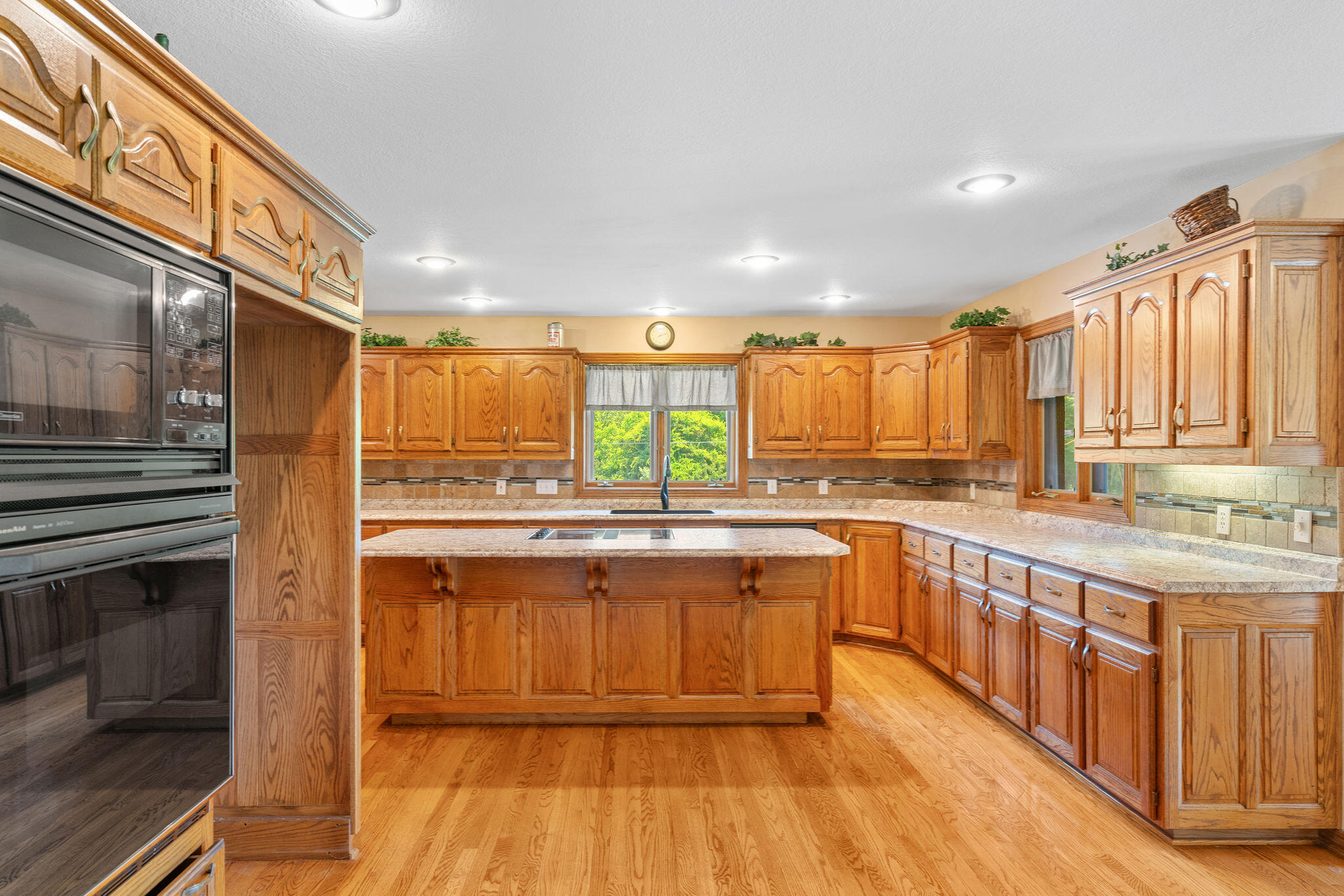 5080 East Farm Road 168 Property Photo 9