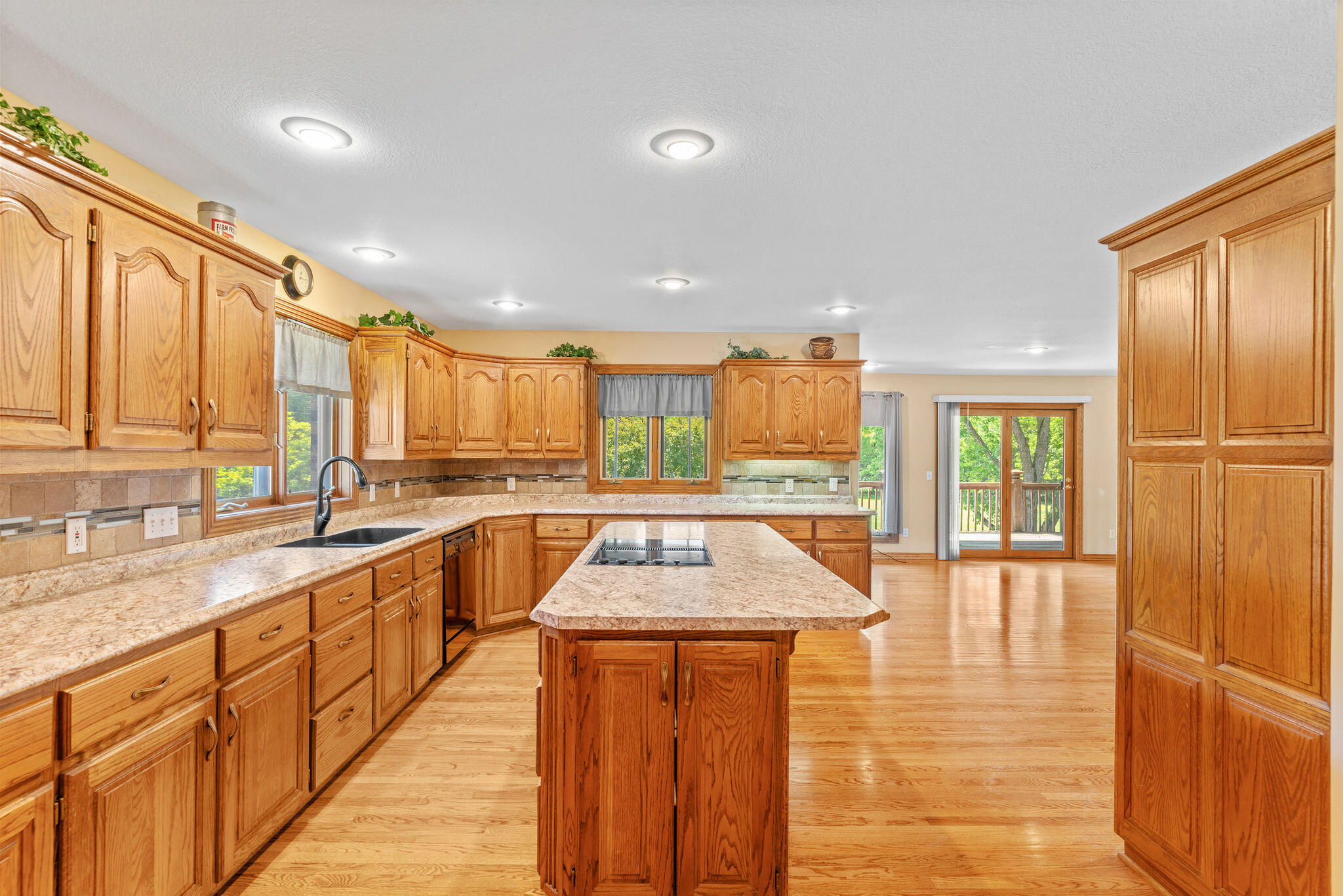 5080 East Farm Road 168 Property Photo 12