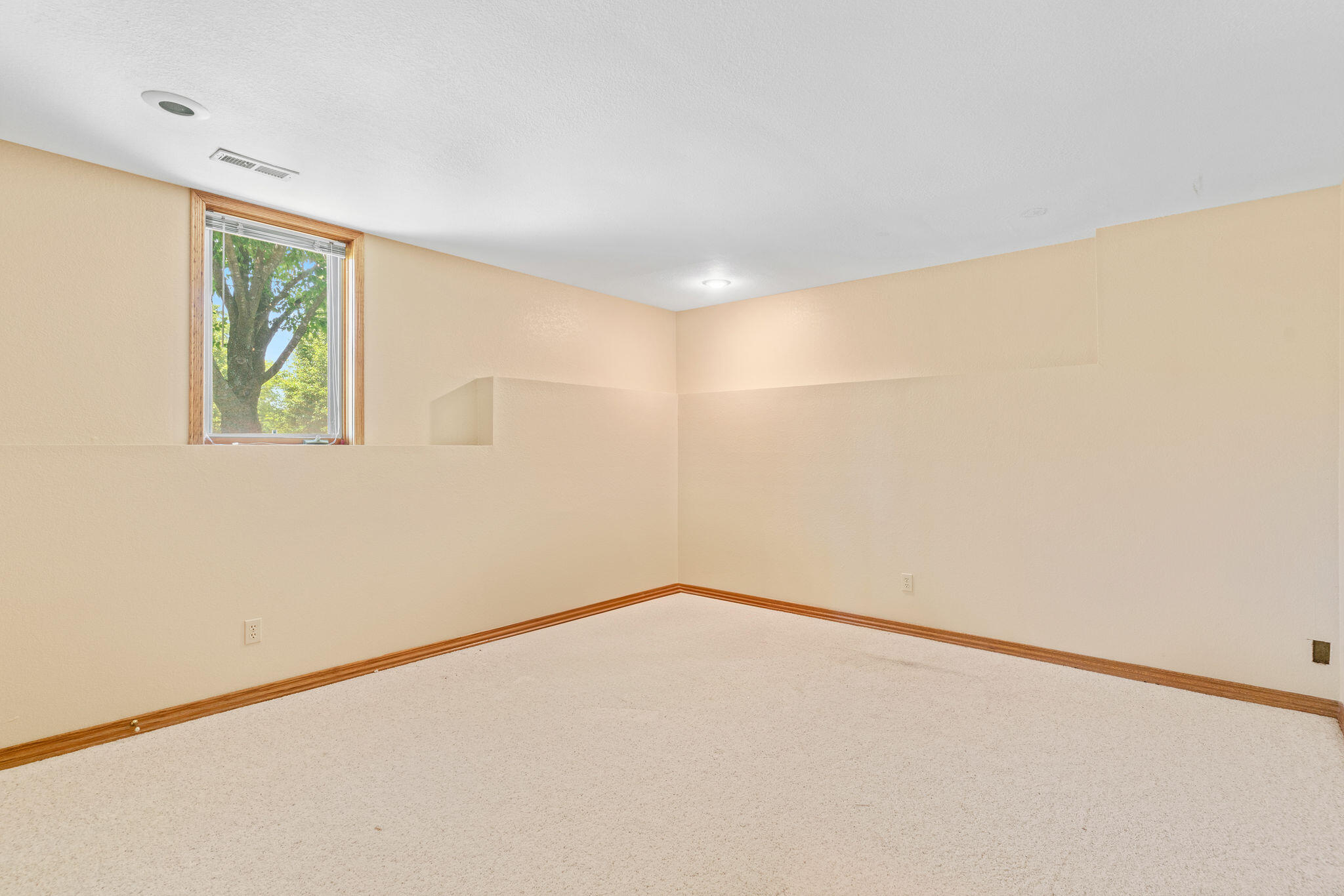 5080 East Farm Road 168 Property Photo 30