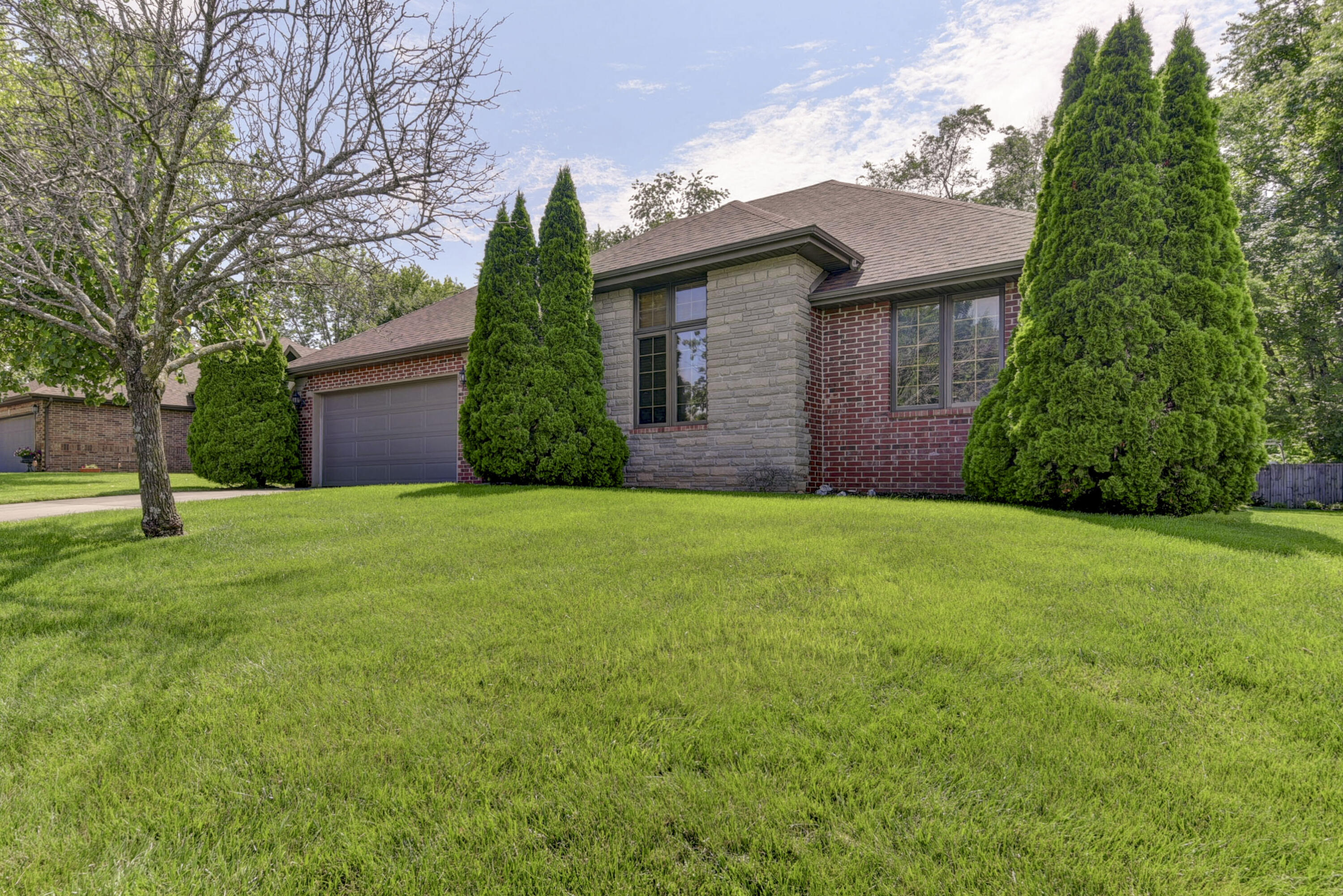 5513 South Maryland Avenue Property Photo 1