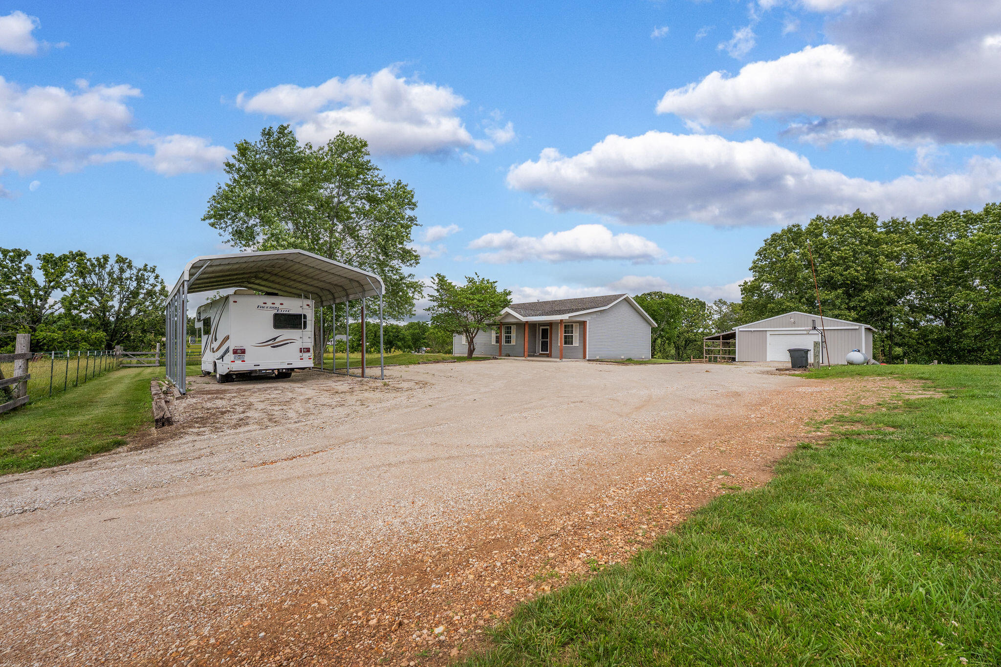 1460 Emerald Road Property Photo 2