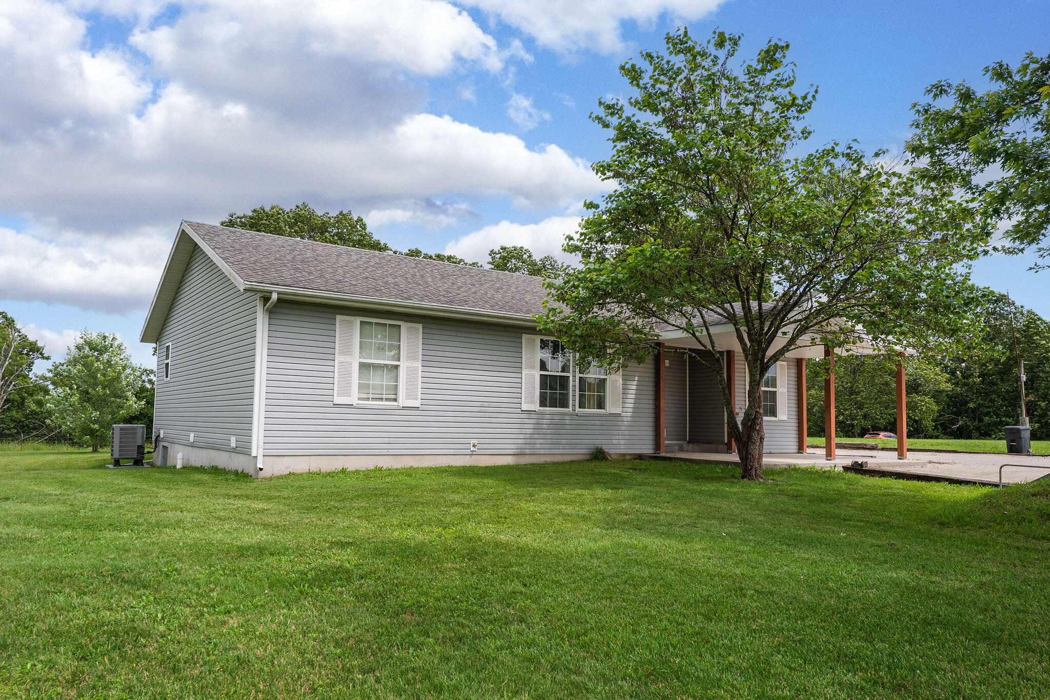 1460 Emerald Road Property Photo 4