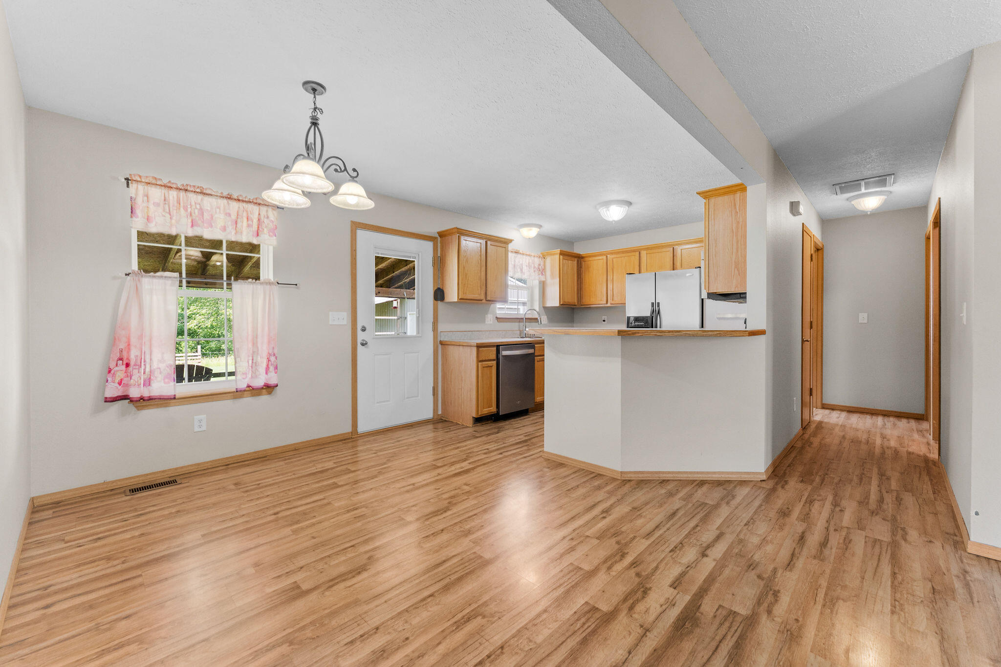 1460 Emerald Road Property Photo 10