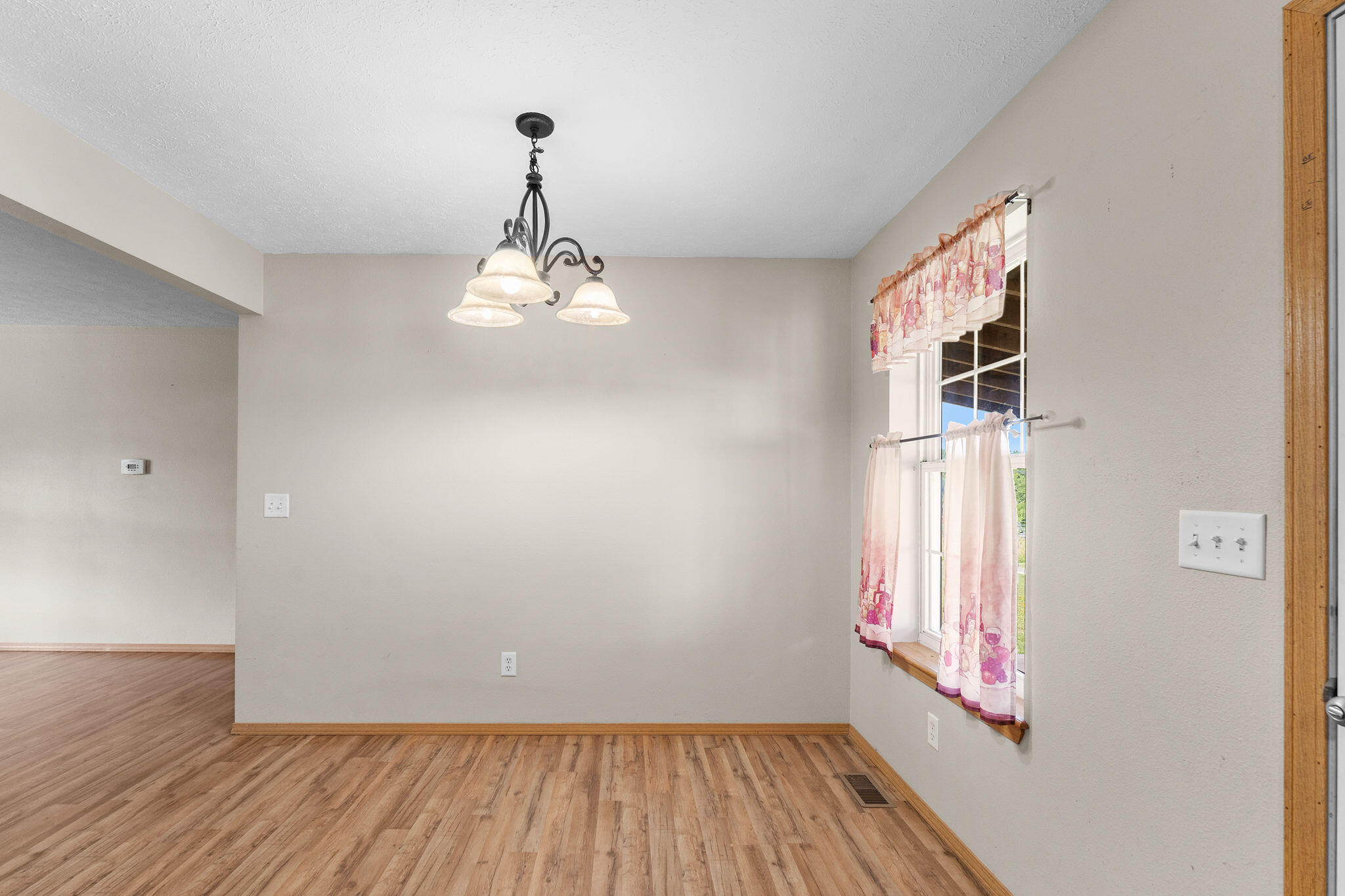 1460 Emerald Road Property Photo 14