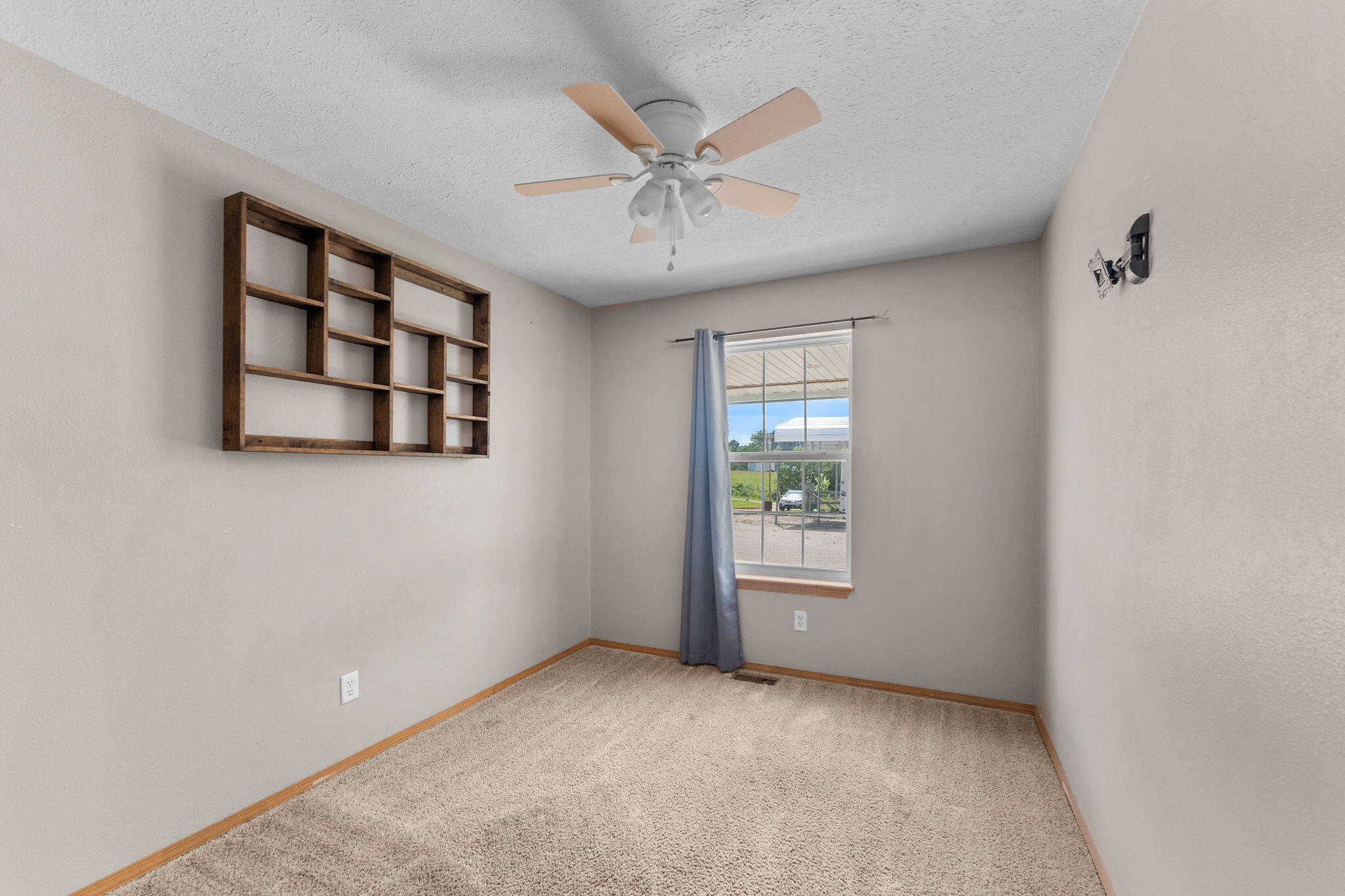1460 Emerald Road Property Photo 23