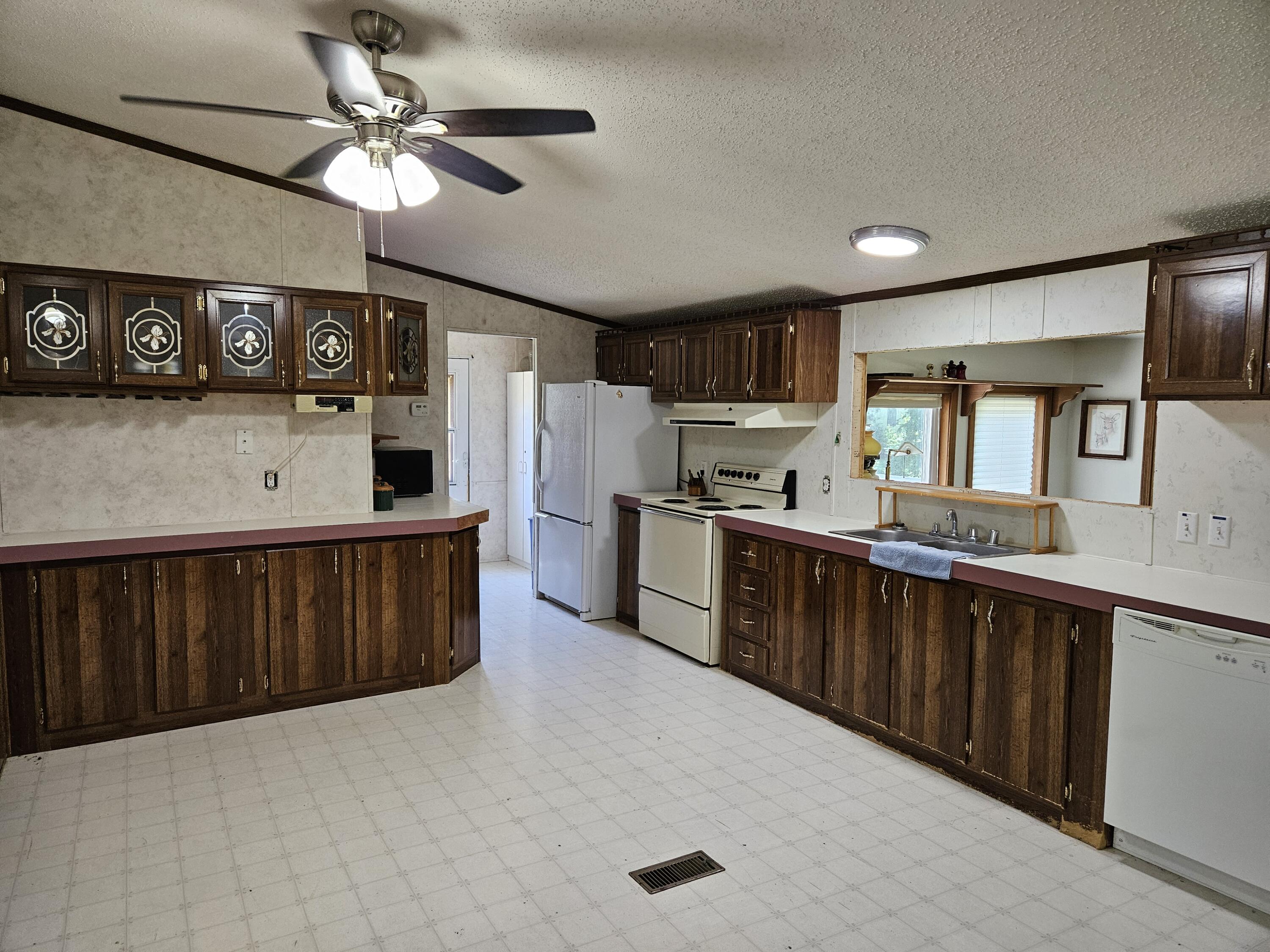 5932 Joe Bald Road Property Photo 3