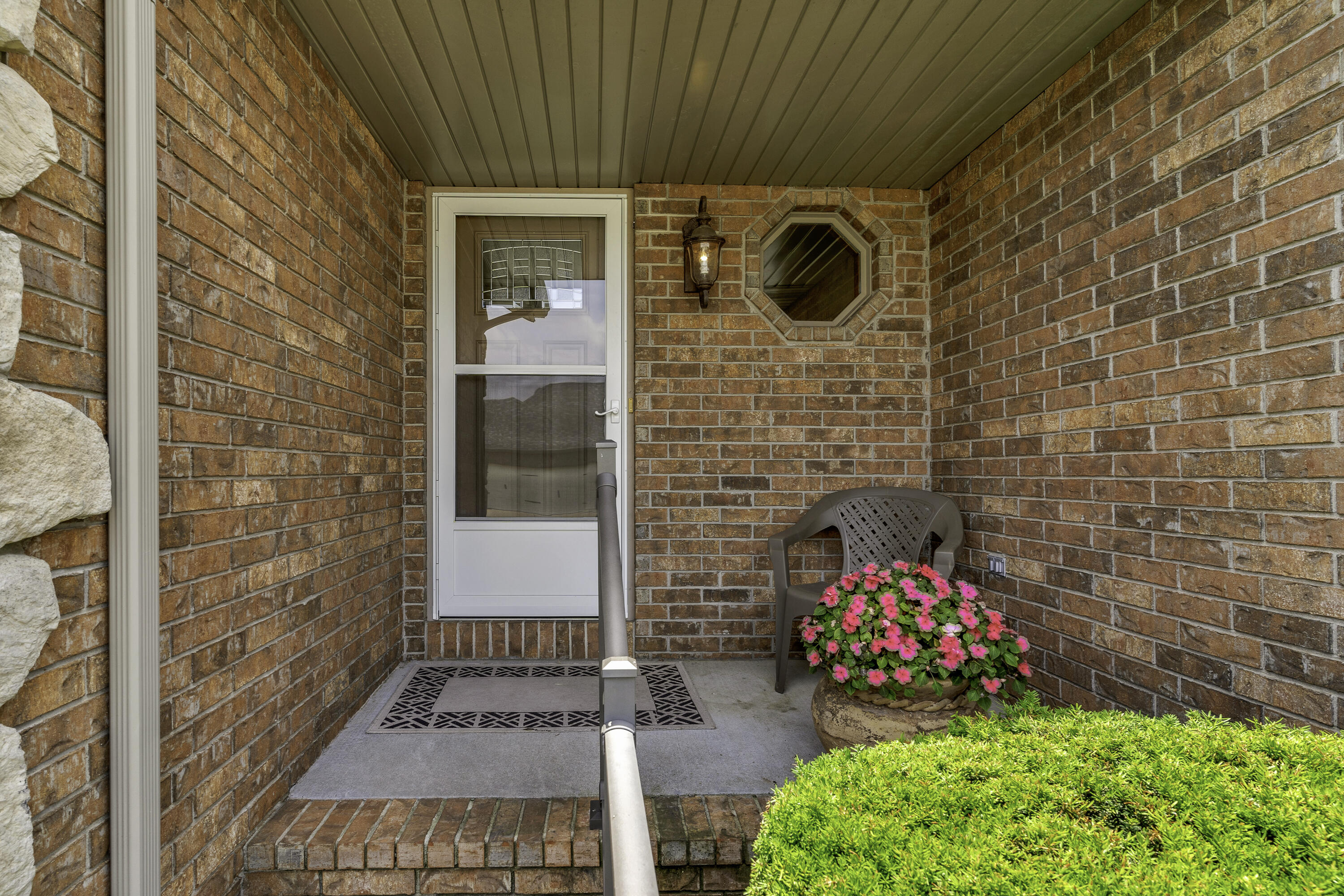 2122 West Village Terrace Property Photo 4