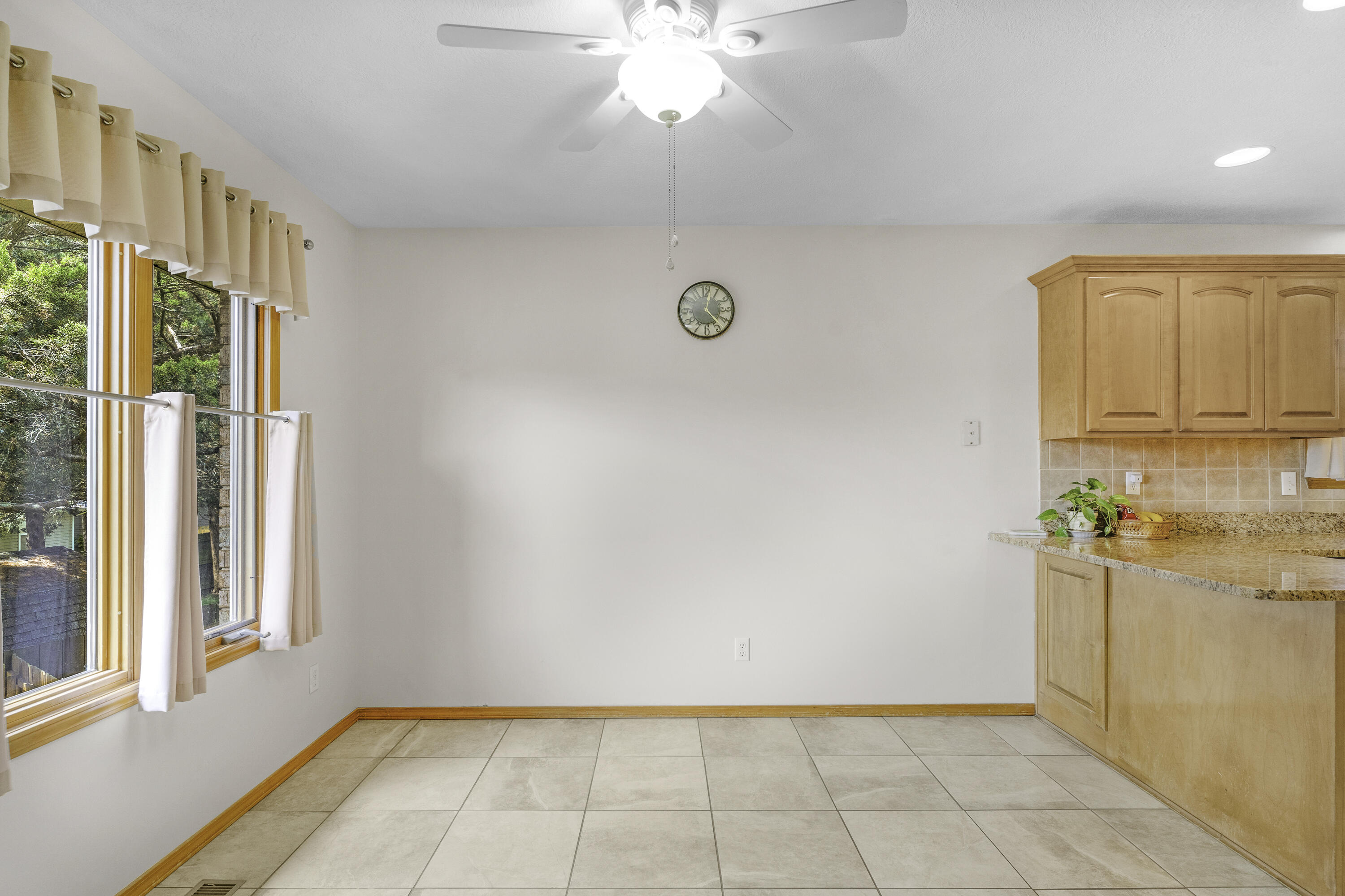 2122 West Village Terrace Property Photo 12