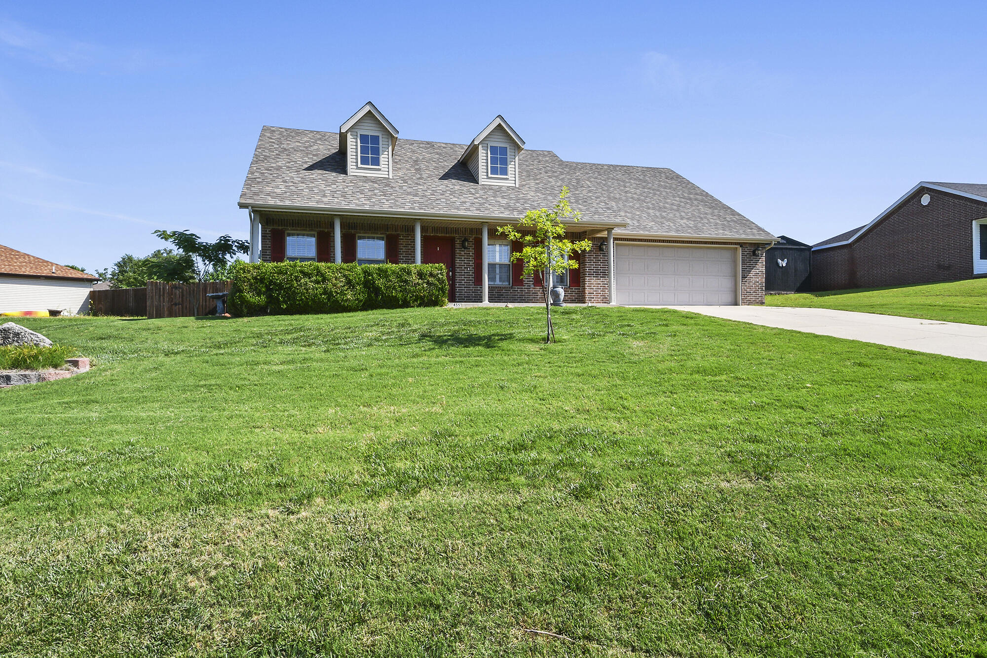 455 Holts Lake Drive Property Photo 2