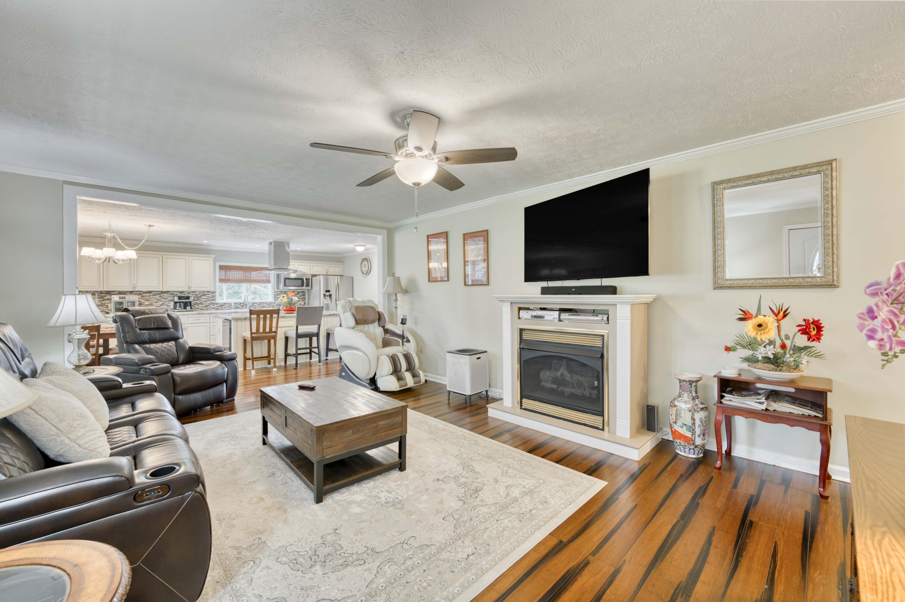 419 East Northview Circle Property Photo 2