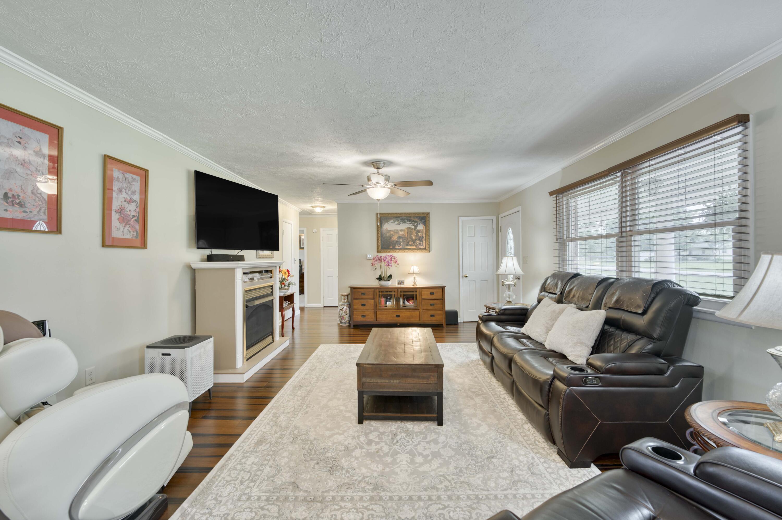 419 East Northview Circle Property Photo 4