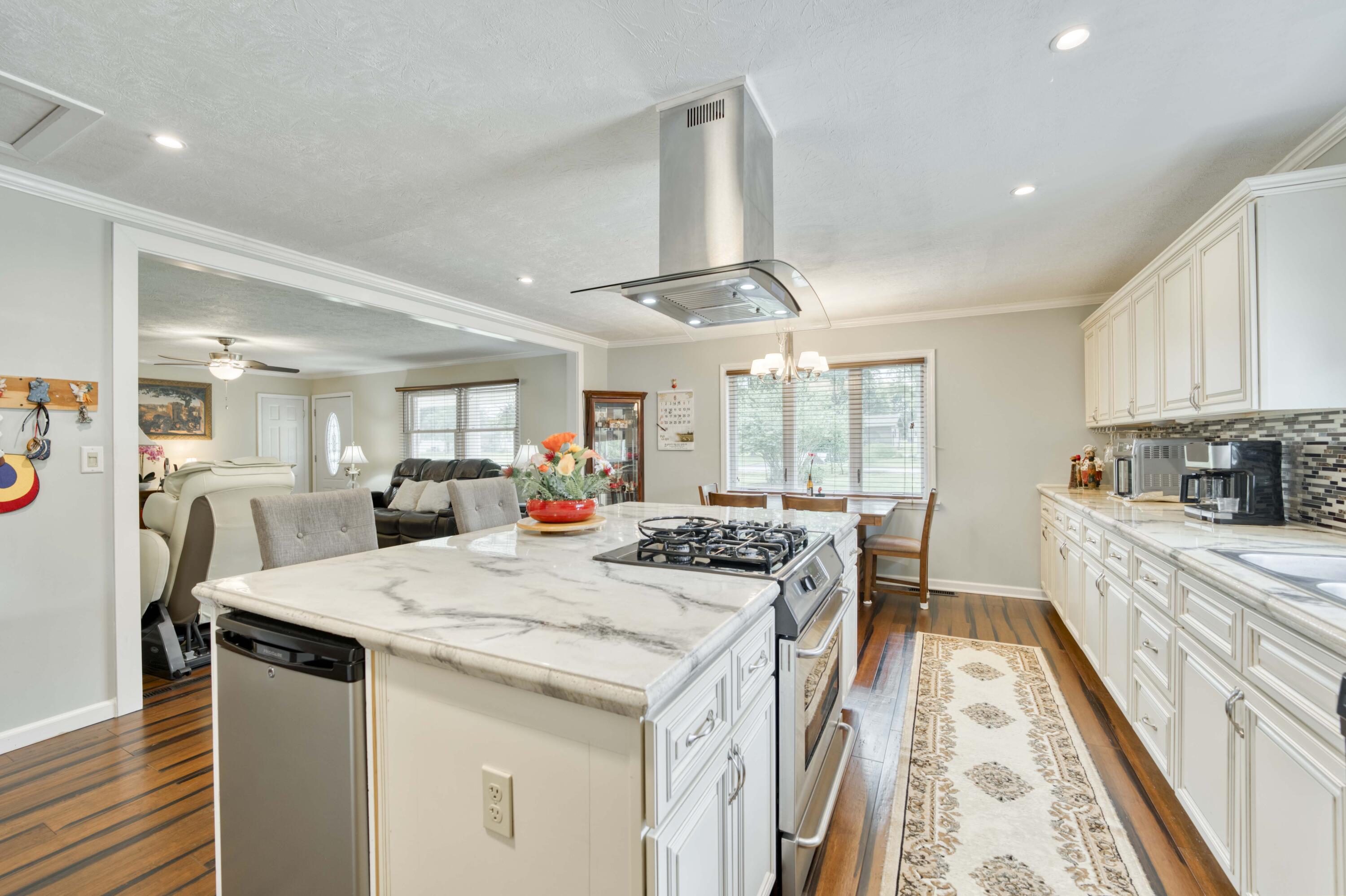 419 East Northview Circle Property Photo 8