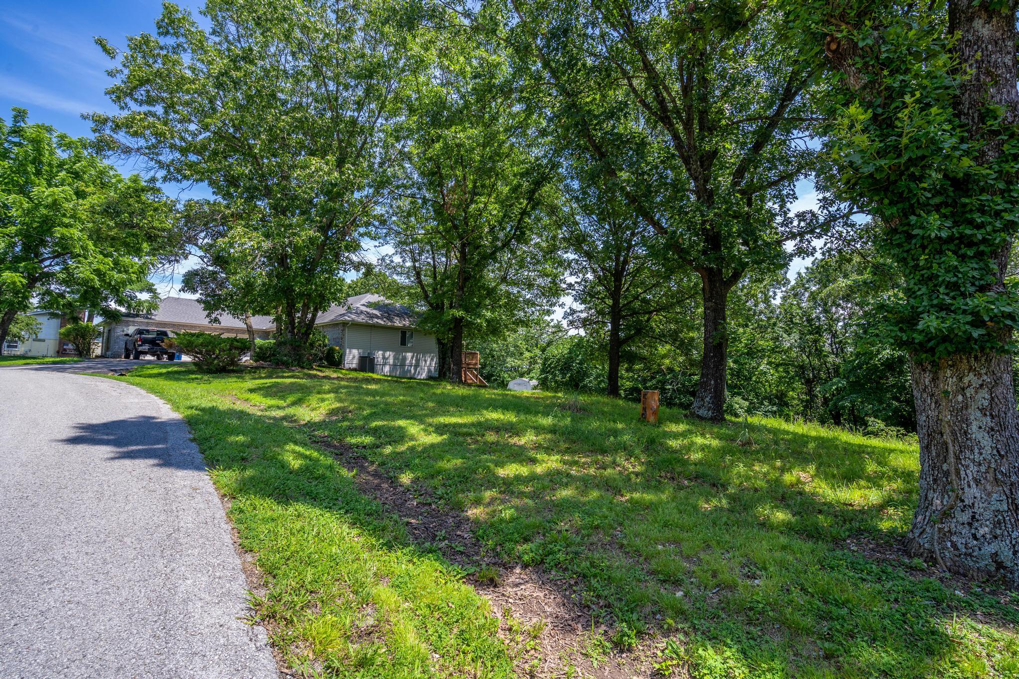 000 Hillcrest Drive Property Photo 11