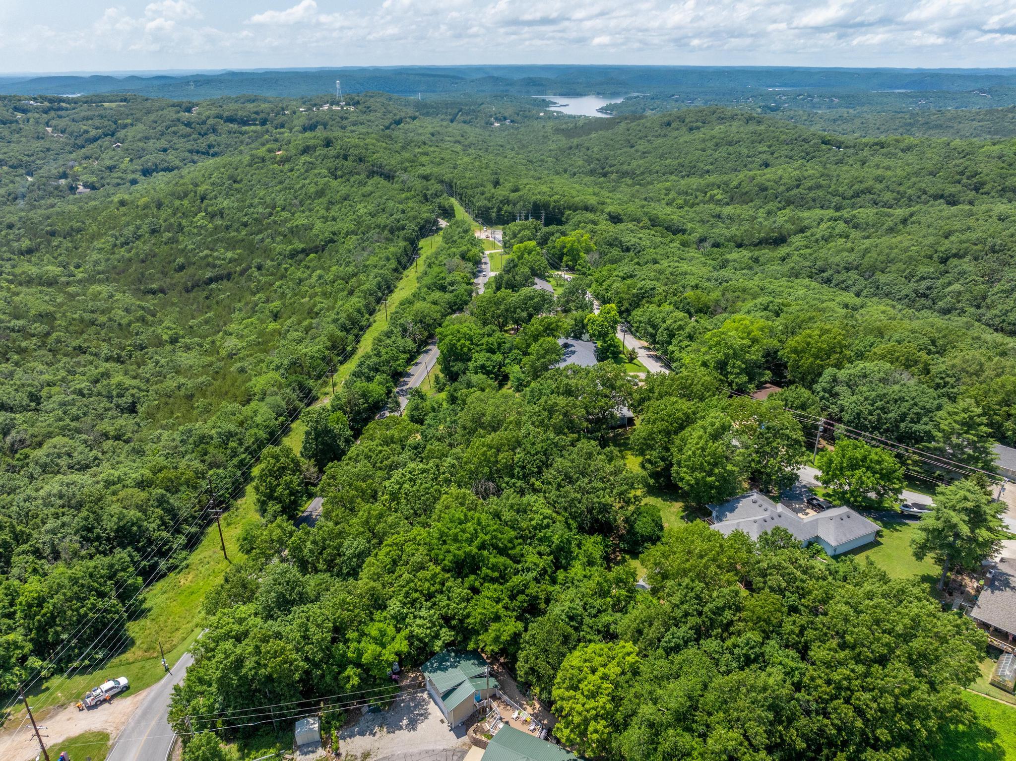 000 Hillcrest Drive Property Photo 14