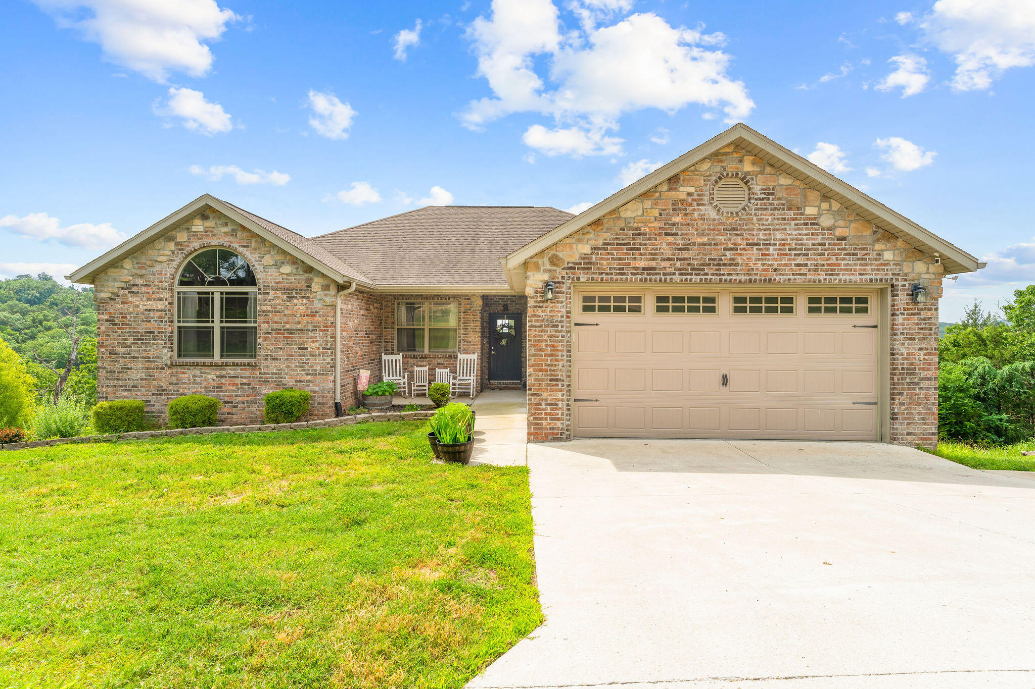 325 Mesquite Drive Property Photo 1