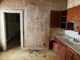 803 East 9th Street Property Photo 8