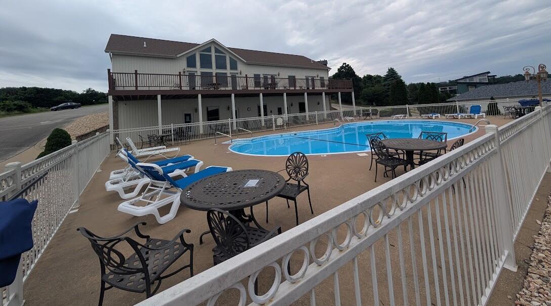 237 Crescent Drive Property Photo 11