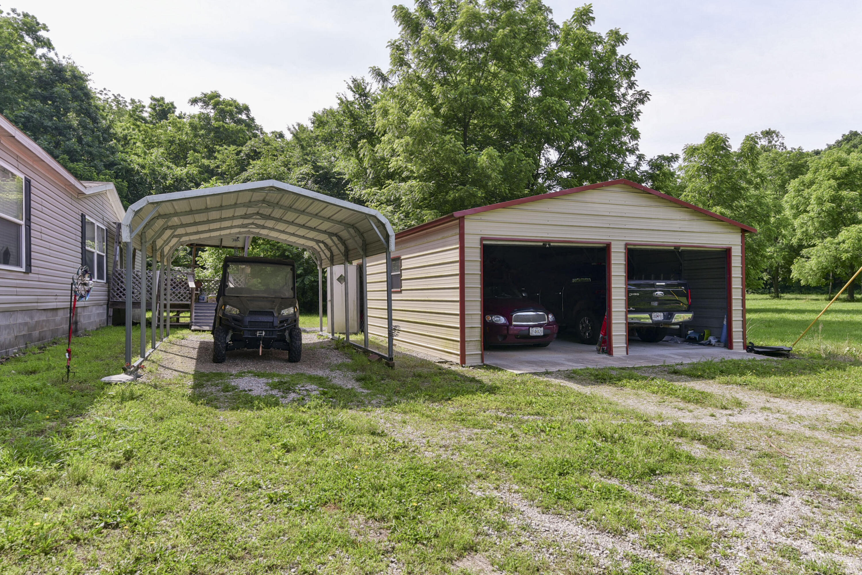 19696 Farm Road 1043 Property Photo 4