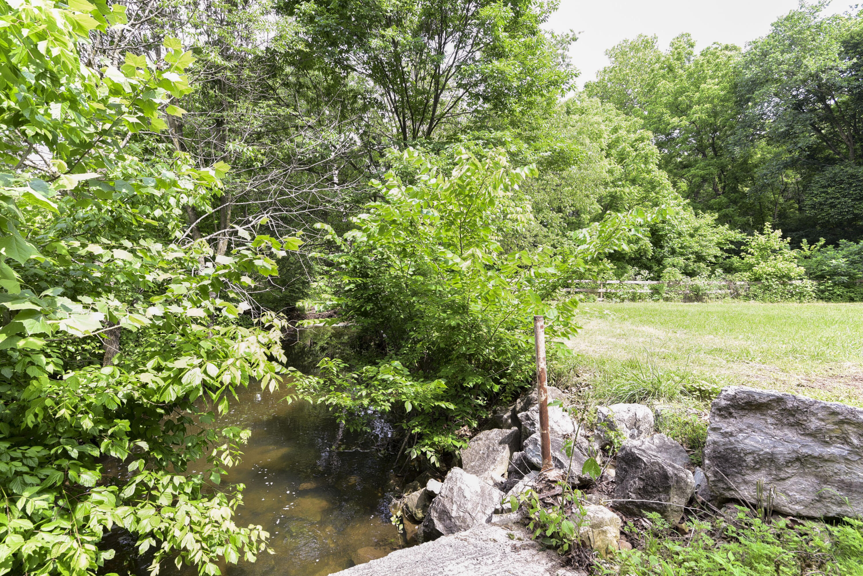 19696 Farm Road 1043 Property Photo 7