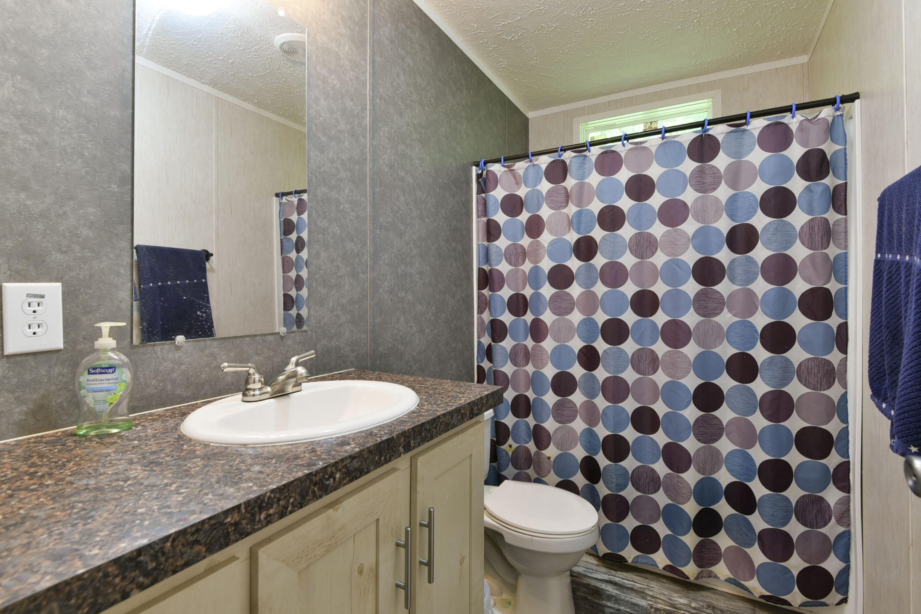 19696 Farm Road 1043 Property Photo 30