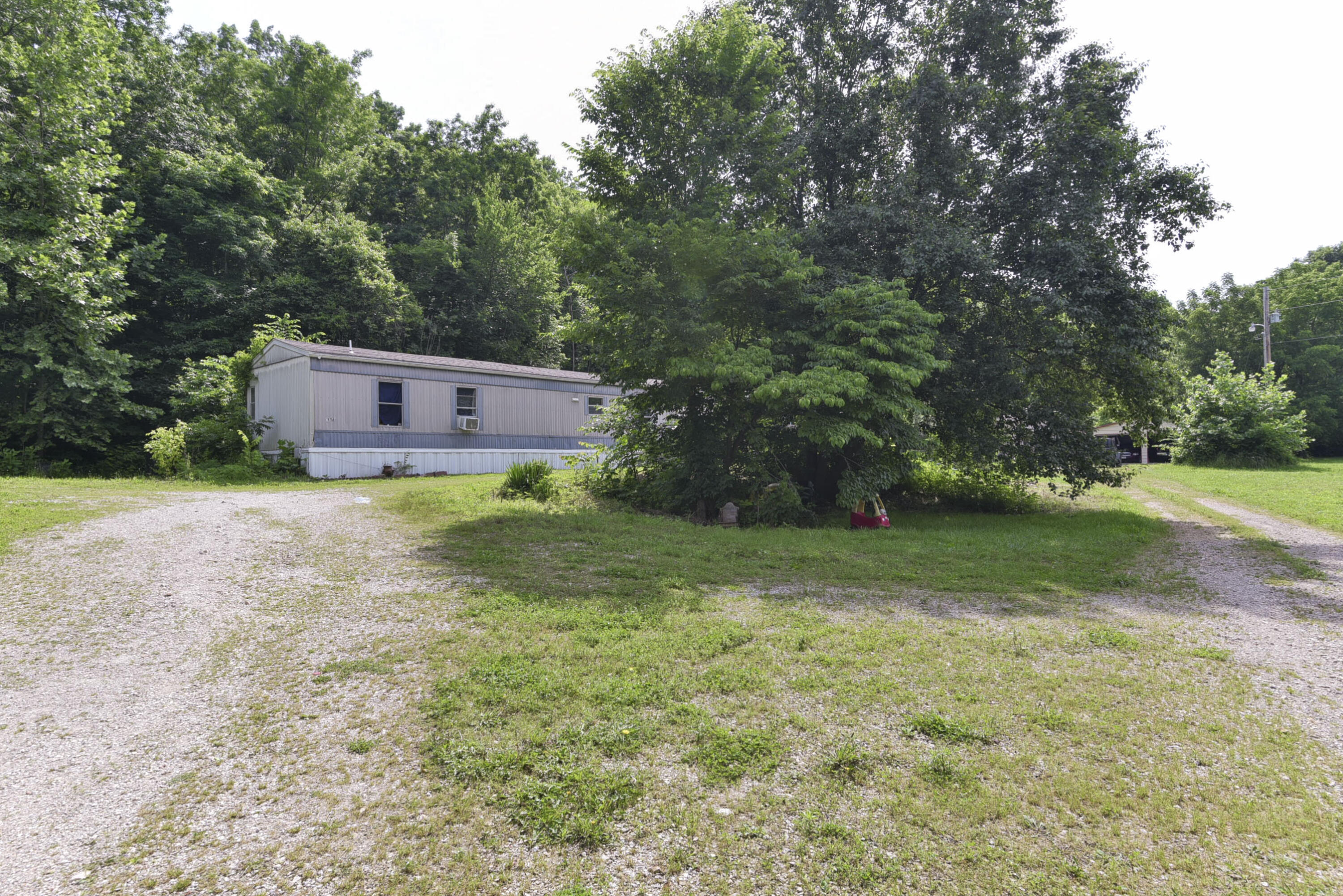 19696 Farm Road 1043 Property Photo 35