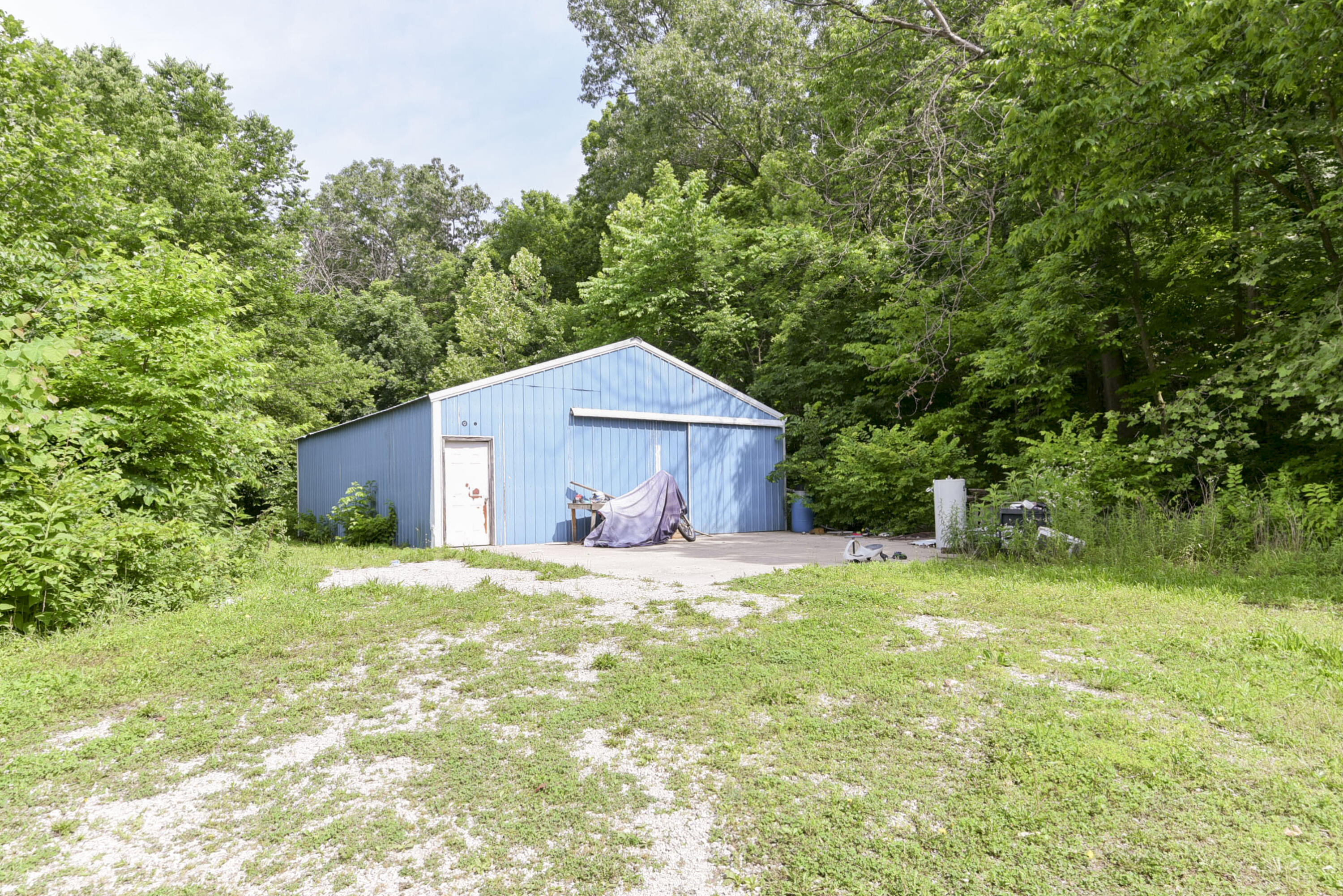 19696 Farm Road 1043 Property Photo 37
