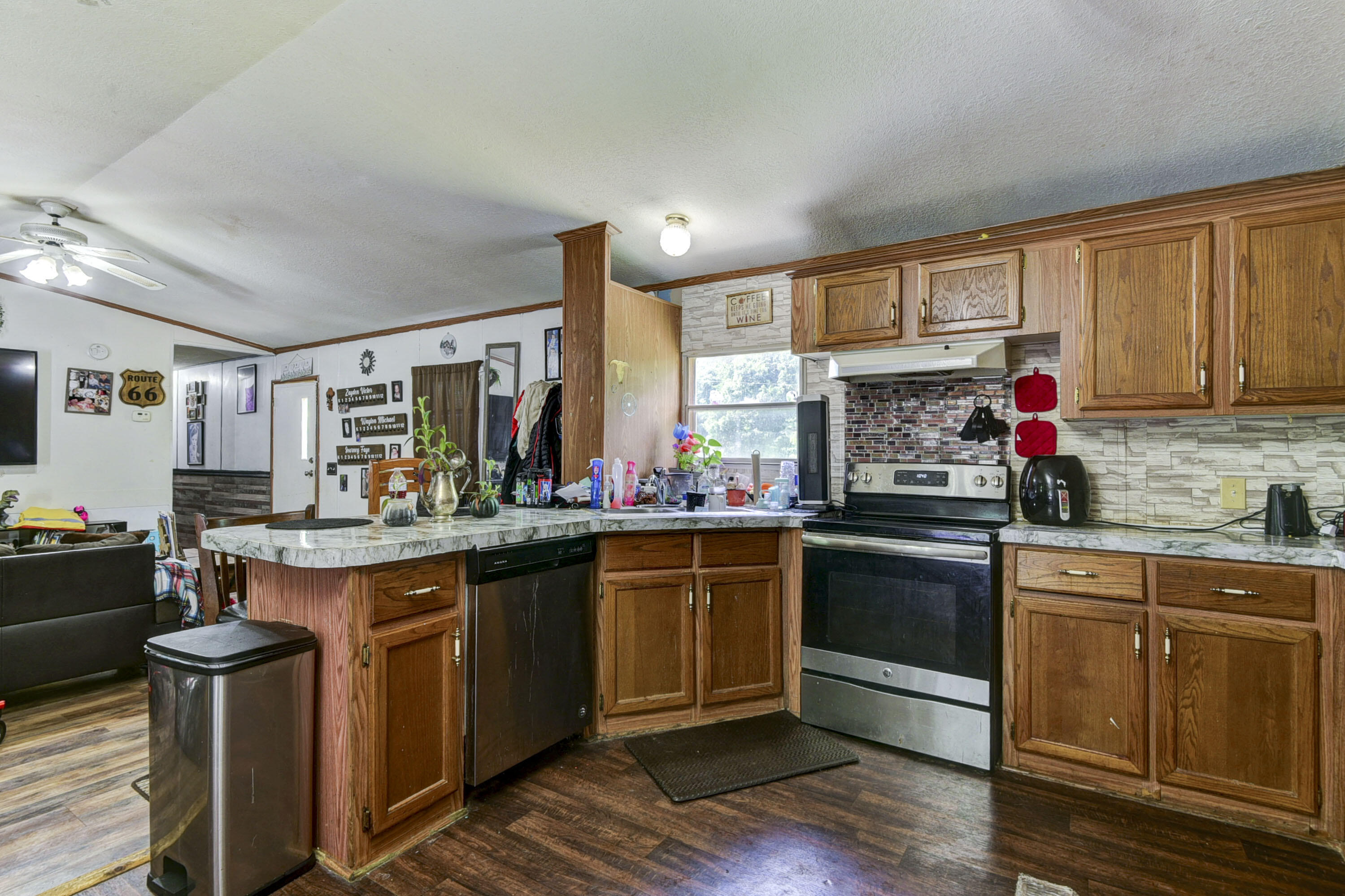 19696 Farm Road 1043 Property Photo 41