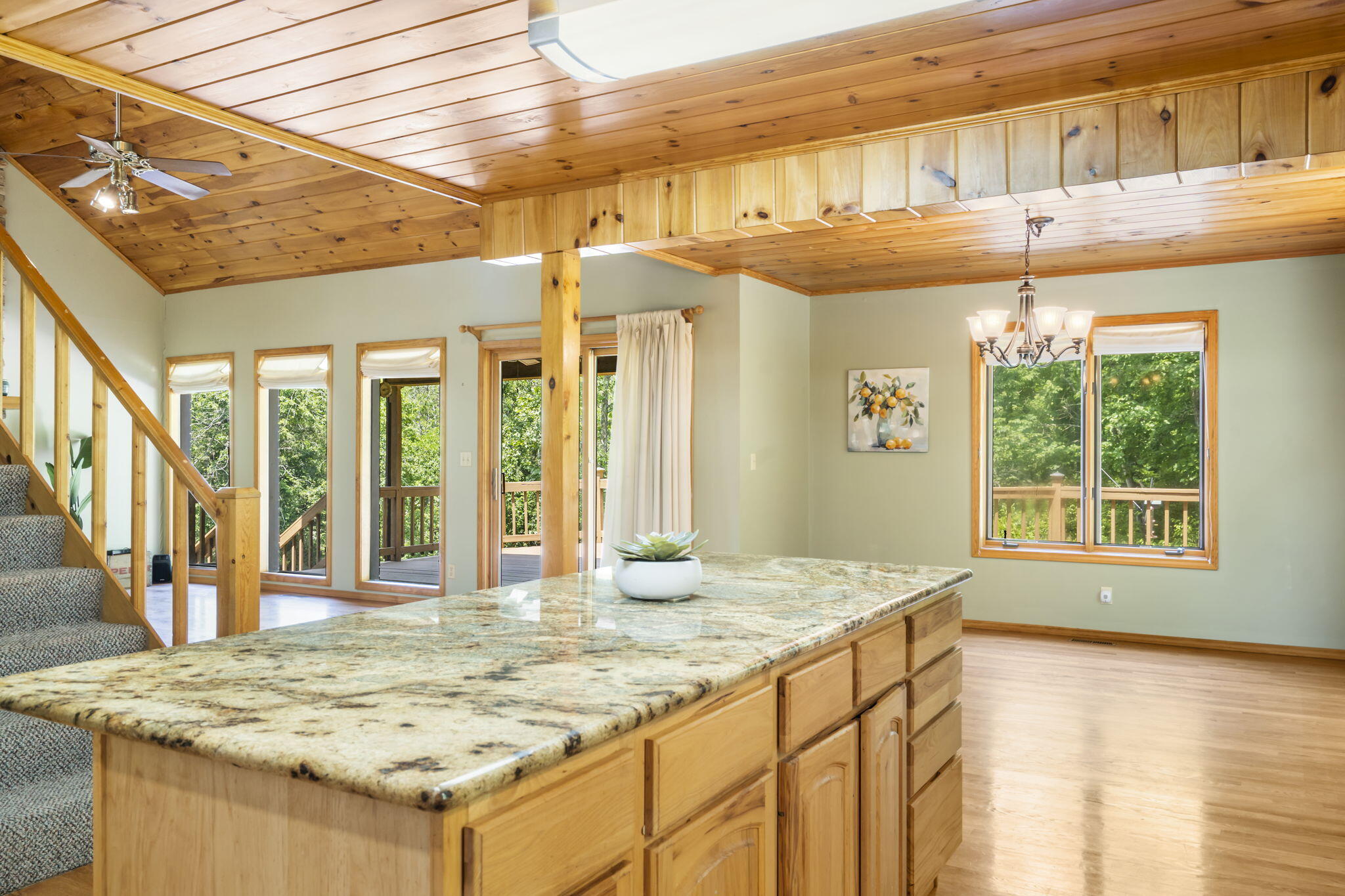 26517 Farm Road 1212 Property Photo 15